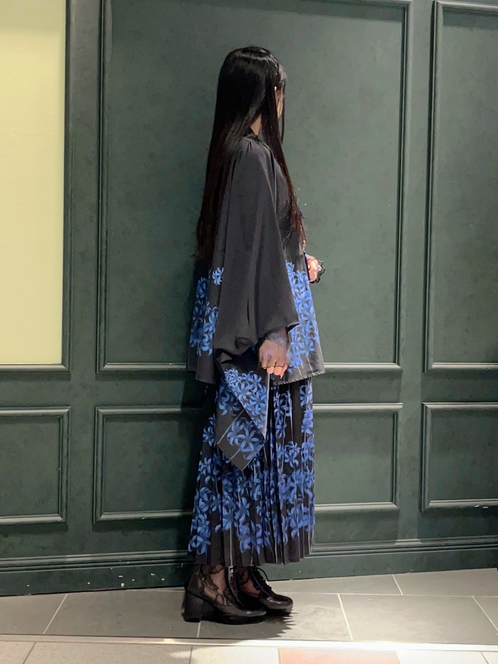 「axes femme、シアー、シアートップス、羽織り、和、和装、和服、和柄、彼岸花、花柄、ジャンスカ、黒、和モード、大人女子、着物」｜「axes femmeの彼岸花刺繍コルセットベルト（ベルト、ホワイト系）」を使った、ぁゅゅさん（レディース・154cm）の夏コーディネートの3枚目の写真