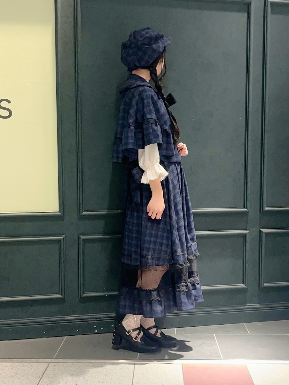 「axes femme POETIQUE、チェック、チェック柄、秋、秋コーデ、秋のコーデ、秋服、探偵、ケープ、レディースファッション、着回しコーデ、おでかけコーデ、おでかけ、ロングスカート、ブルー」|「axes femme POETIQUEのサス付ハイウエストロングスカート(スカート、ブルー系)」を使った、ぁゅゅさん(レディース・154cm)の夏コーディネートの3枚目の写真