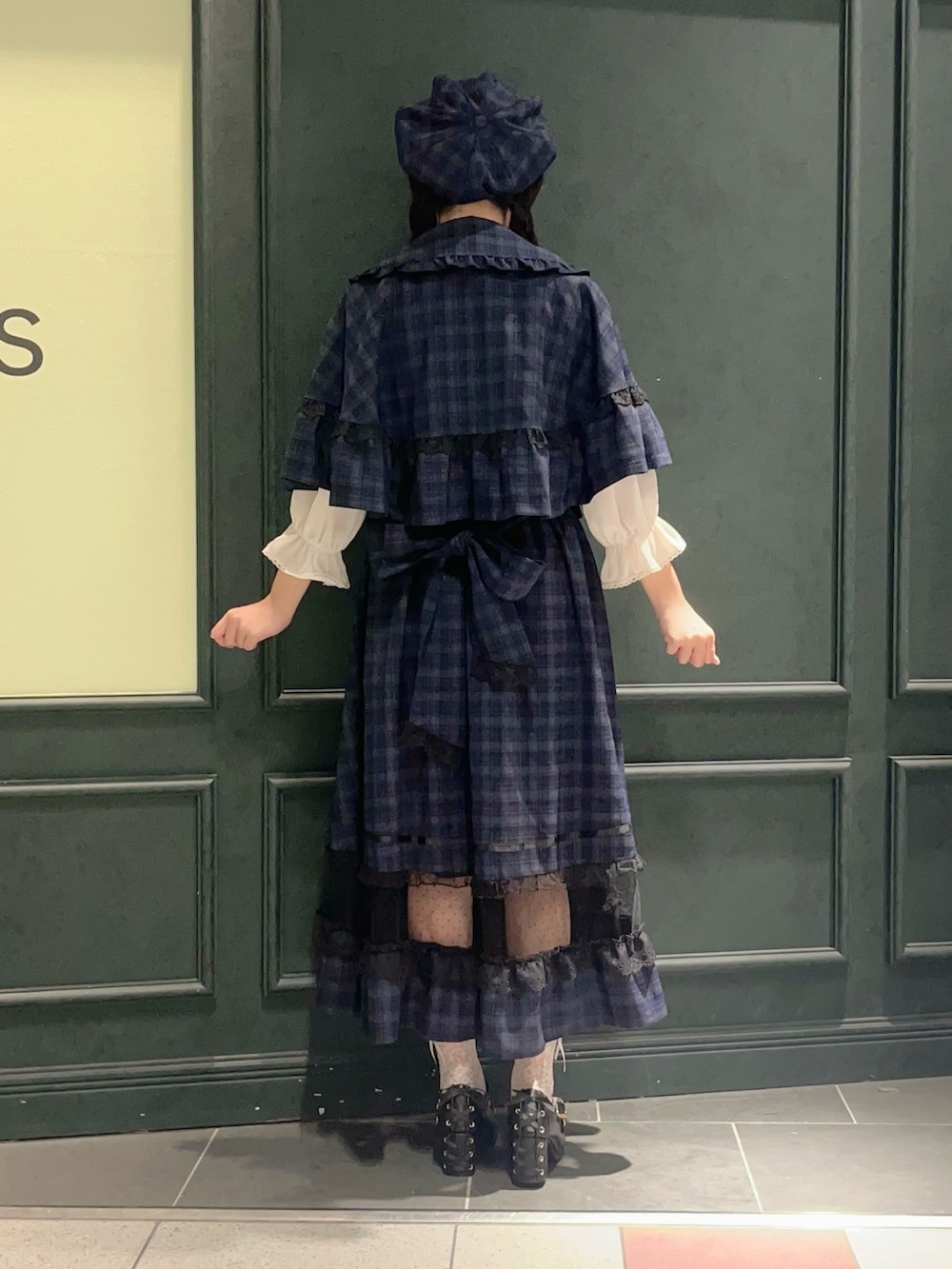 「axes femme POETIQUE、チェック、チェック柄、秋、秋コーデ、秋のコーデ、秋服、探偵、ケープ、レディースファッション、着回しコーデ、おでかけコーデ、おでかけ、ロングスカート、ブルー」|「axes femme POETIQUEのサス付ハイウエストロングスカート(スカート、ブルー系)」を使った、ぁゅゅさん(レディース・154cm)の夏コーディネートの4枚目の写真