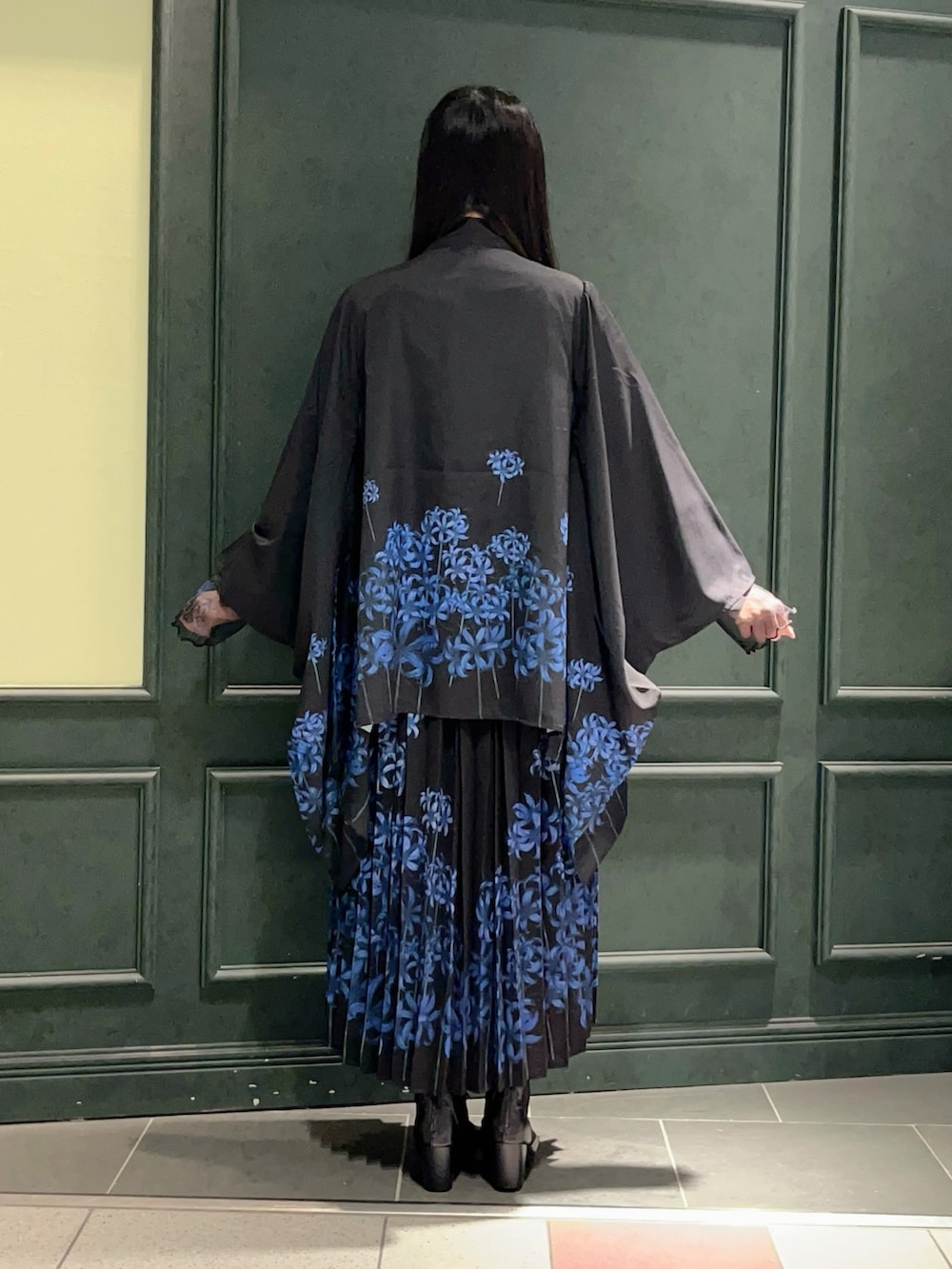 「axes femme、シアー、シアートップス、羽織り、和、和装、和服、和柄、彼岸花、花柄、ジャンスカ、黒、和モード、大人女子、着物」｜「axes femmeの彼岸花刺繍コルセットベルト（ベルト、ホワイト系）」を使った、ぁゅゅさん（レディース・154cm）の夏コーディネートの4枚目の写真
