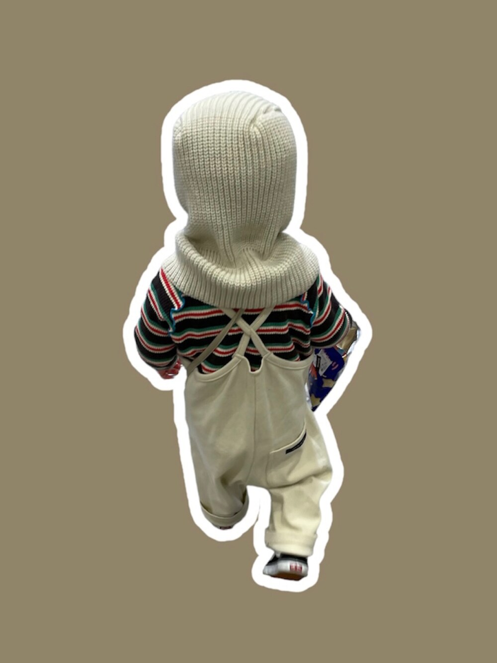 その他のTシャツ/カットソー、ベージュ系のオールインワン・サロペット、ベージュ系のポーチを着用したレディースの秋コーディネートの2枚目の写真