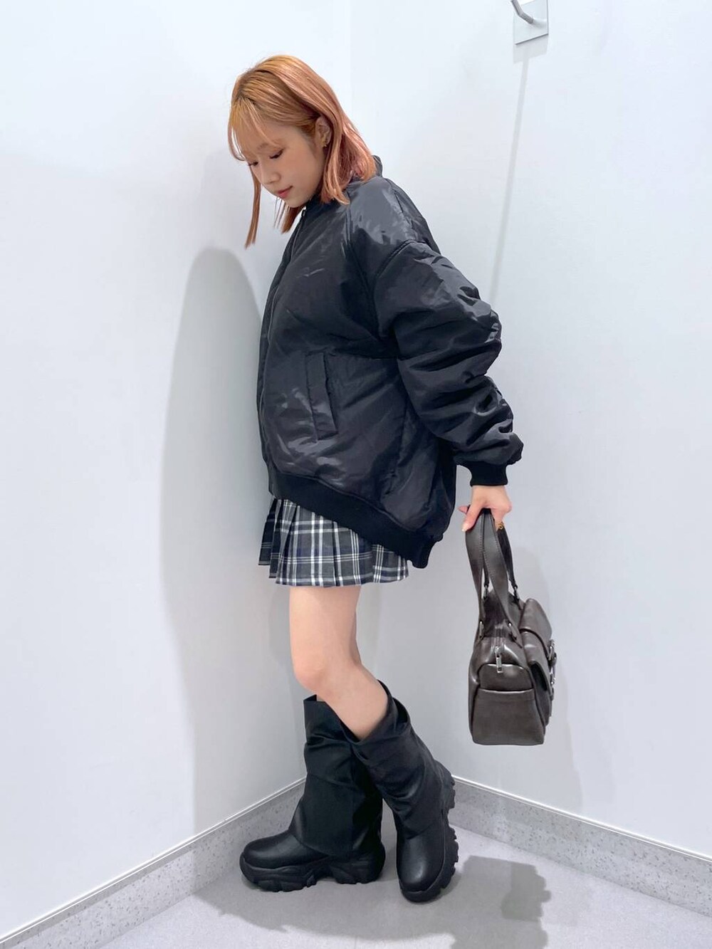 「ラフ、カジュアル」｜「FOREVER 21の【2024FW】袖シャーリングＭＡ１（MA-1、ブラック系）」を使った、rikopin1209さん（レディース・153cm）の秋コーディネートの2枚目の写真