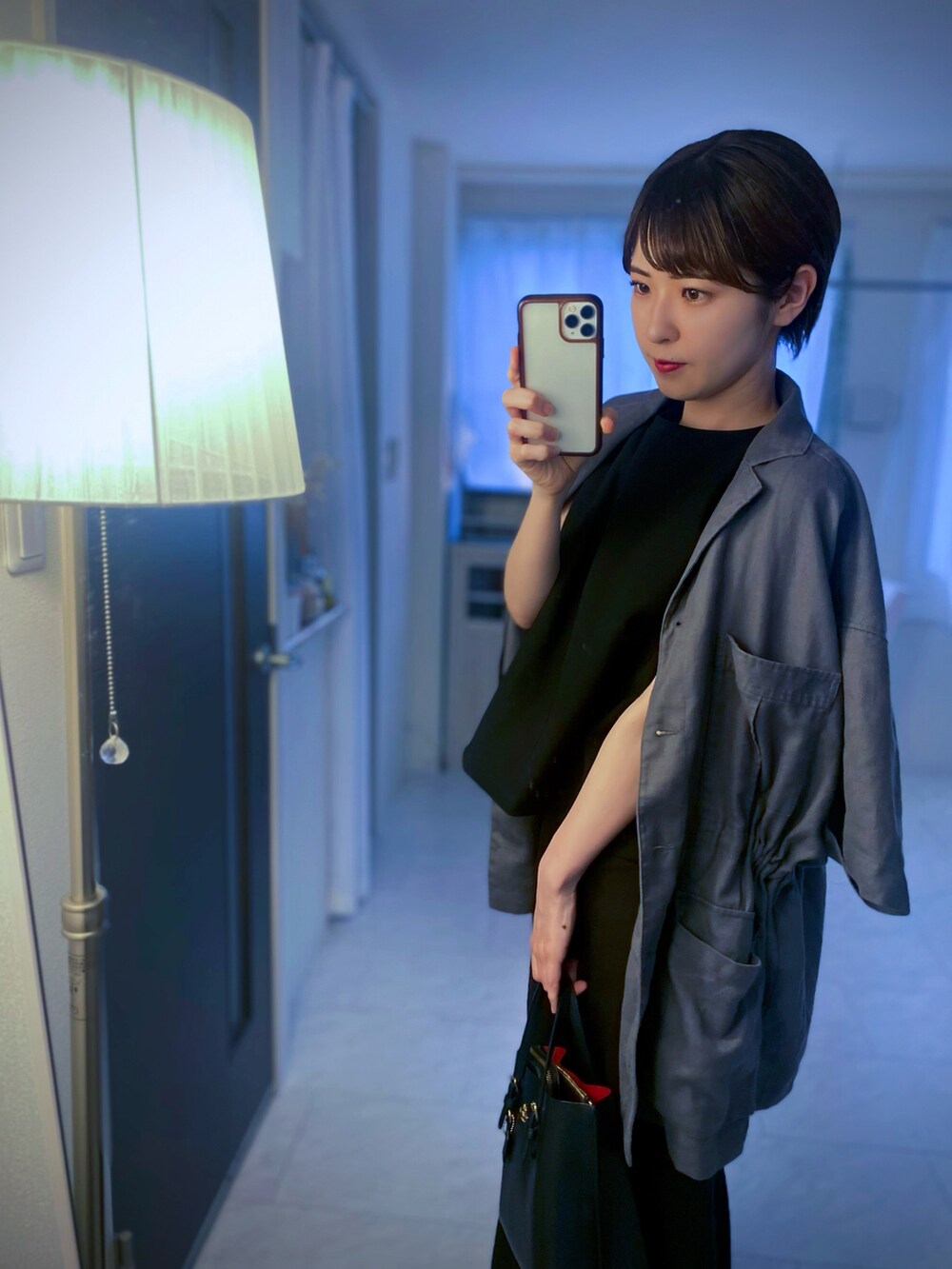 「休日コーデ、お出かけコーデ、着回しコーデ、キレイめ、おしゃれさんと繋がりたい、プチプラコーデ、大人コーデ、ワントーンコーデ、黒、マーメイドスカート、シンプルコーデ、夏コーデ、オールブラック、春夏コーデ、モノトーンコーデ」｜「COACHの【コーチ】チャニング キャリーオール（ショルダーバッグ、ブラック系）」を使った、tamaさん（レディース・162cm）の春コーディネートの2枚目の写真