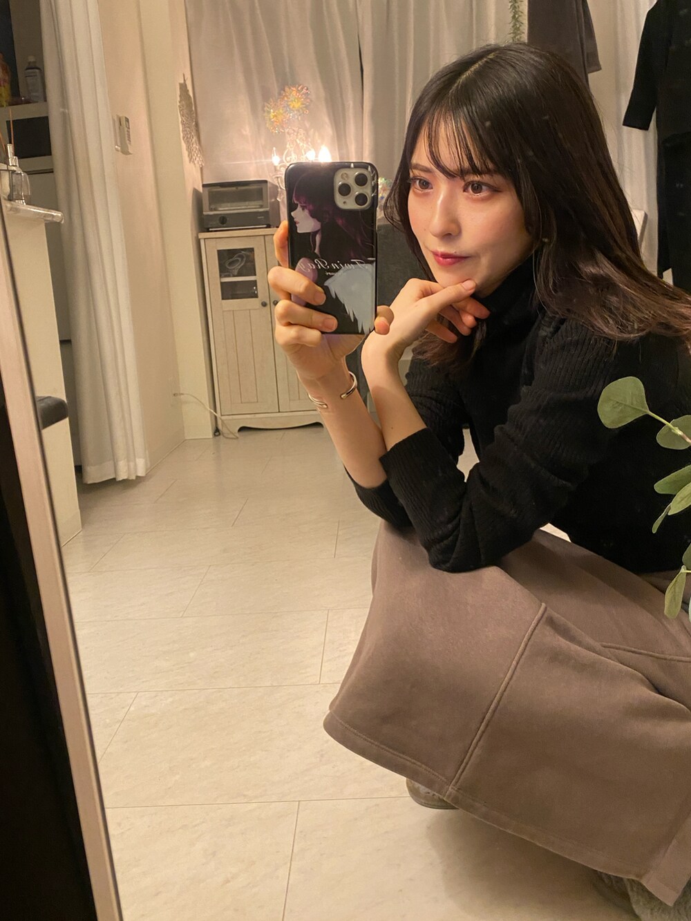 「冬、オトナ女子、タートルネック、タートルネックニット、ブラック、GUコーデ、おしゃれさんと繋がりたい、オトナカジュアル、プチプラ、プチプラコーデ、タイトスカート、ブルベ冬、タックイン、シンフルコーデ、スカートスタイル」｜「GUのアイテム（スカート、ブラウン系）」を使った、tamaさん（レディース・162cm）の冬コーディネートの3枚目の写真