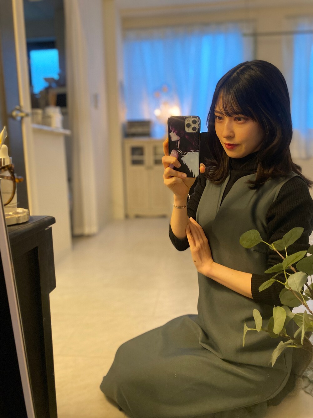 「シンプルスタイル、ootd、大人女子、冬、きれいめカジュアル、30代コーデ、GU、ABITOKYO、タートルネック、ワンピース、プチプラ、冬のコーデ、緑、黒、ブルベ冬」｜「GUのアイテム（ニット/セーター、ブラック系）」を使った、tamaさん（レディース・162cm）の冬コーディネートの2枚目の写真