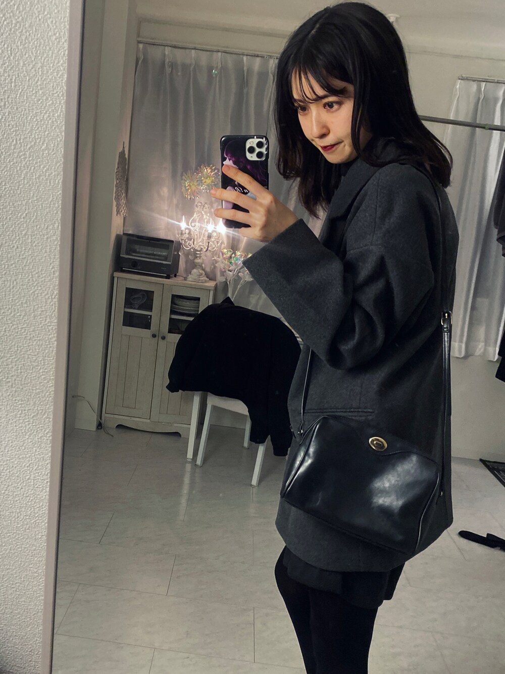 「お洒落さんとつながりたい、プチプラコーデ、GU、パンツコーデ、ハーフコート、グレー、ショートパンツ、モノトーン、モノトーンコーデ、オールGU、黒髪、厚底ブーツ、ブーツ、コート、アラサー」｜「ESPERANZAのESPERANZA(エスペランサ)ヒールアップワークブーツ（ブーツ、ブラック系）」を使った、tamaさん（レディース・162cm）の冬コーディネートの3枚目の写真