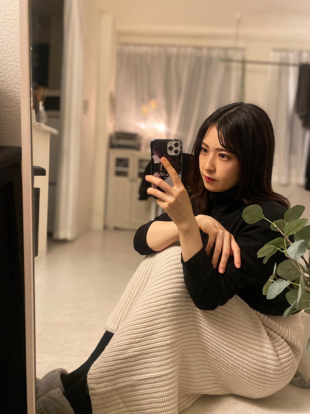 「休日スタイル、カジュアルコーデ、きれいめカジュアル、着回しコーデ、シンプルコーデ、お出かけコーデ、タックイン、プチプラ、タートルネック、モノクロ、大人カジュアル、GU、GRL、黒髪ボブ、アラサー」｜「GUのアイテム（ニット/セーター、ブラック系）」を使った、tamaさん（レディース・162cm）の冬コーディネートの3枚目の写真