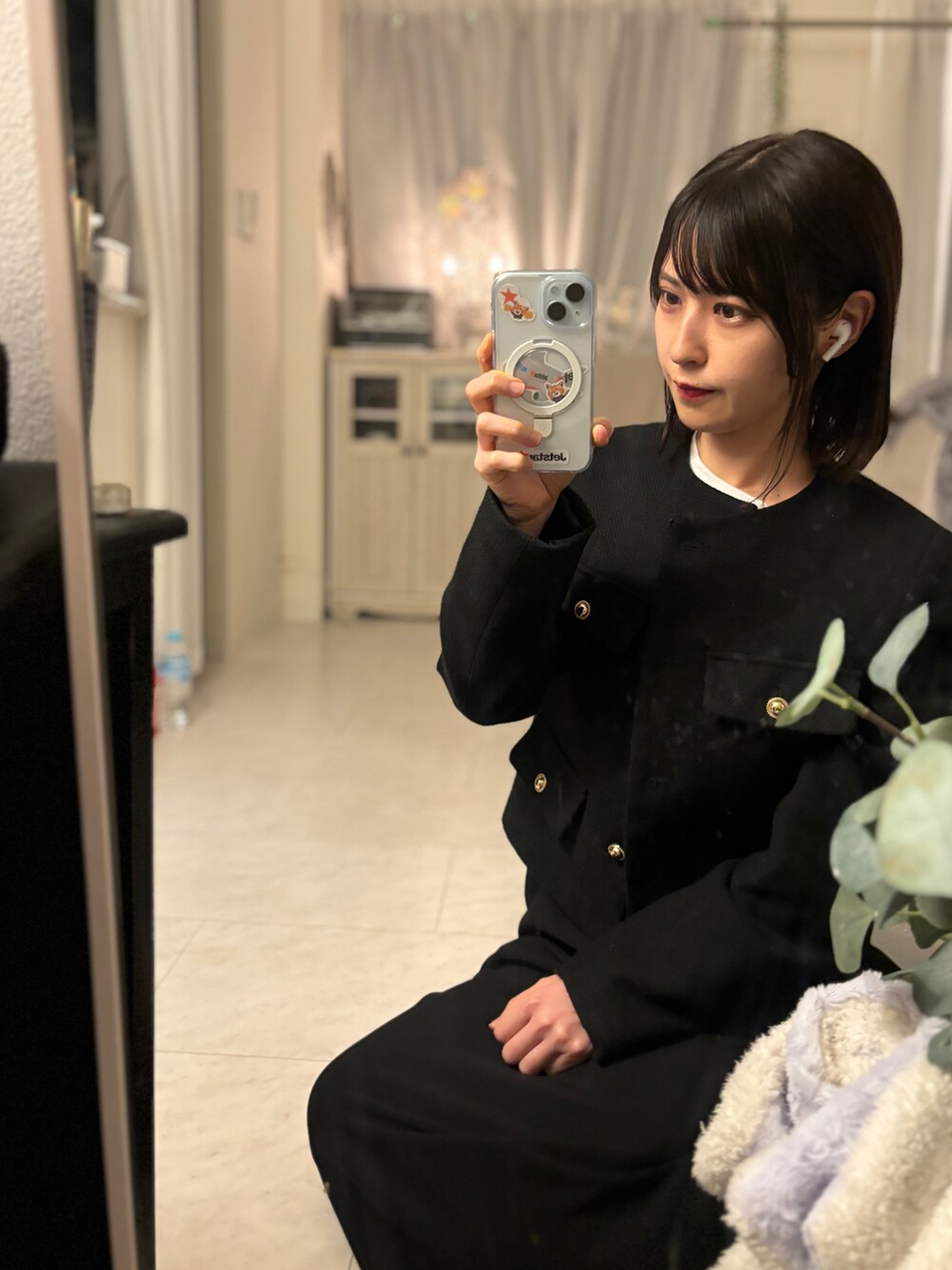 「シンプルコーデ、オールブラック、お出かけコーデ、オトナ女子、キレイめ、きれいめ、きれいめコーディネート、おしゃれさんと繋がりたい、黒、シンプル、ZARA、今日のメイク、ジャケット」｜「ZARAのアイテム（ジャケット/アウター、ブラック系）」を使った、tamaさん（レディース・162cm）の春コーディネートの2枚目の写真