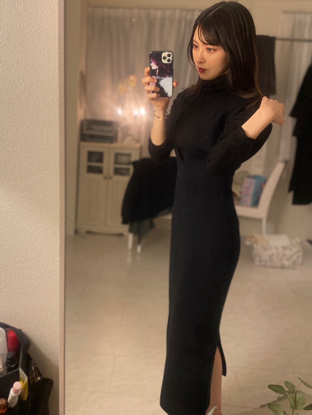 「冬、オールブラック、プチプラ、大人ガーリー、ジャンパースカート、ブラック、おしゃれさんと繋がりたい、タートルネック、タートルネックニット、黒、GU、シンプルコーデ、シンプル、タイトシルエット、ブラックコーデ」｜「GUのアイテム（ニット/セーター、ブラック系）」を使った、tamaさん（レディース・162cm）の冬コーディネートの3枚目の写真