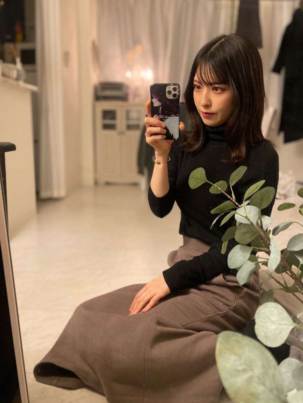 「冬、オトナ女子、タートルネック、タートルネックニット、ブラック、GUコーデ、おしゃれさんと繋がりたい、オトナカジュアル、プチプラ、プチプラコーデ、タイトスカート、ブルベ冬、タックイン、シンフルコーデ、スカートスタイル」｜「GUのアイテム（スカート、ブラウン系）」を使った、tamaさん（レディース・162cm）の冬コーディネートの4枚目の写真