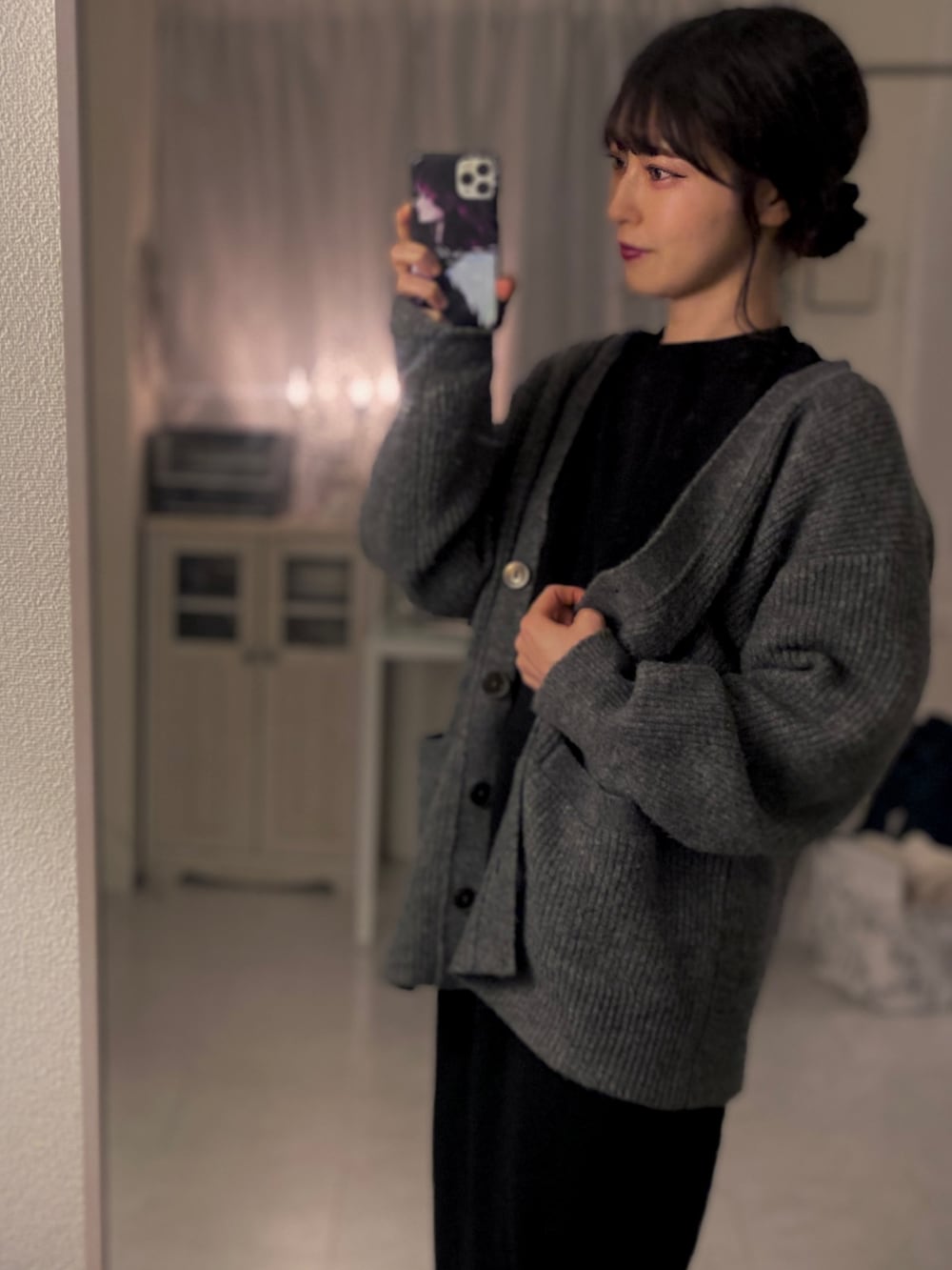 「ファッションを楽しもう、黒のワンピース、黒、ワンピース、ワンピーススタイル、お出かけコーデ、オトナ女子、シンプルコーデ、シンプル、オールブラック、大人女子、きれいめコーディネート、ブラック、カーティガン、GU」｜「DARKANGEL Dark Angelのアイテム（ワンピース/ドレス、ブラック系）」を使った、tamaさん（レディース・162cm）の秋コーディネートの2枚目の写真