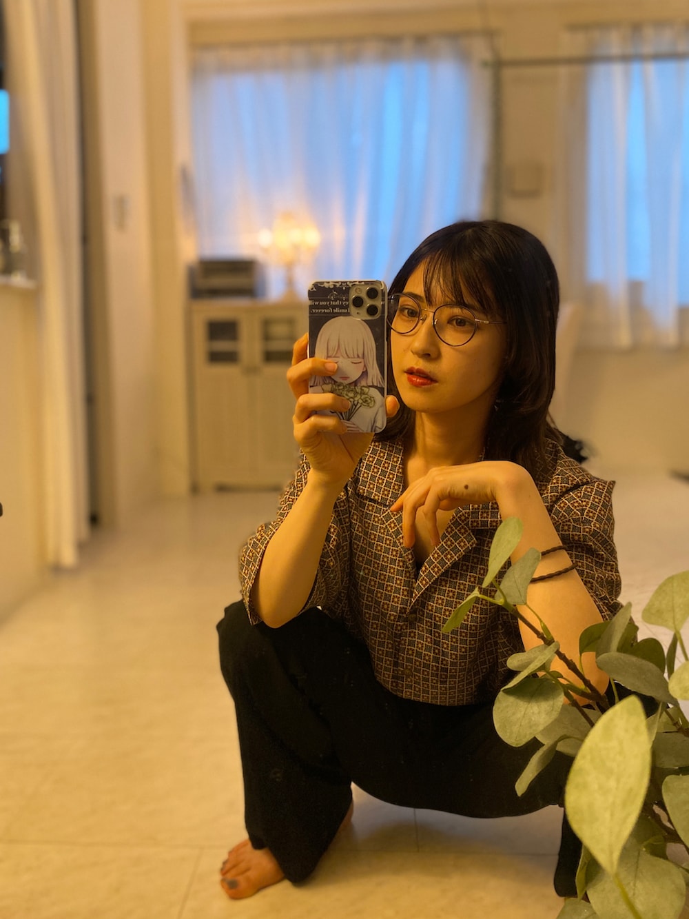 「秋服まるっと大公開、ガラシャツ、柄シャツ、しまむら、タックイン、楽チンコーデ、大人女子、メガネ女子、着回しコーデ、シンプル、シンプルコーデ、パンツスタイル、プチプラ、プチプラコーデ、秋」｜「しまむらのアイテム（シャツ/ブラウス、ブラウン系）」を使った、tamaさん（レディース・162cm）の秋コーディネートの3枚目の写真