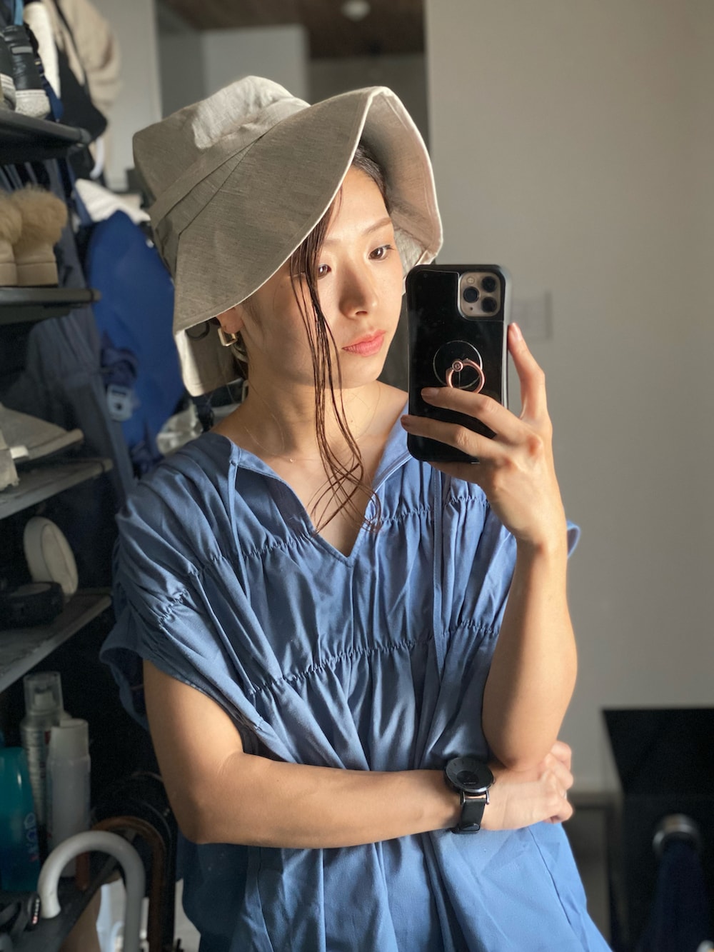 「ママコーデ、日焼け対策」｜「Ungridのアイテム（Tシャツ/カットソー、ブルー系）」を使った、Yuki Katagiriさん（骨格ウェーブ・レディース・160cm）の春コーディネートの3枚目の写真
