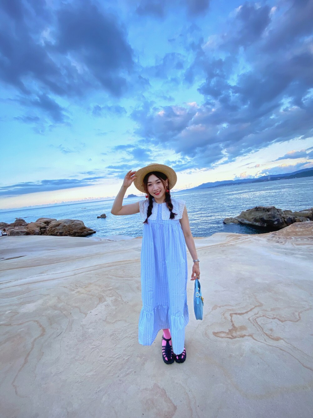 「summer、Taiwan、outfit、dress、vintage、RETRO GIRL、lookbook、Cluse、onepiece、wiwt、girl、girly」｜「CLUSEのCLUSE（アナログ腕時計、シルバー系）」を使った、Zooeyさん（レディース・165cm）の秋コーディネートの2枚目の写真