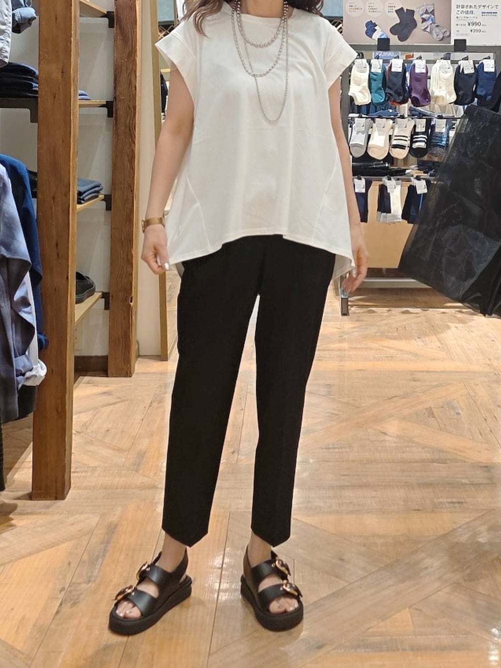 「カジュアル、若見え、きれいめ、ママコーデ、GLOBAL WORK、パンツ」｜「GLOBAL WORKのウツクシルエットDRYテーパードパンツ/289056（その他パンツ、ブラック系）」を使った、K・Nさん（レディース・161cm）の夏コーディネートの3枚目の写真