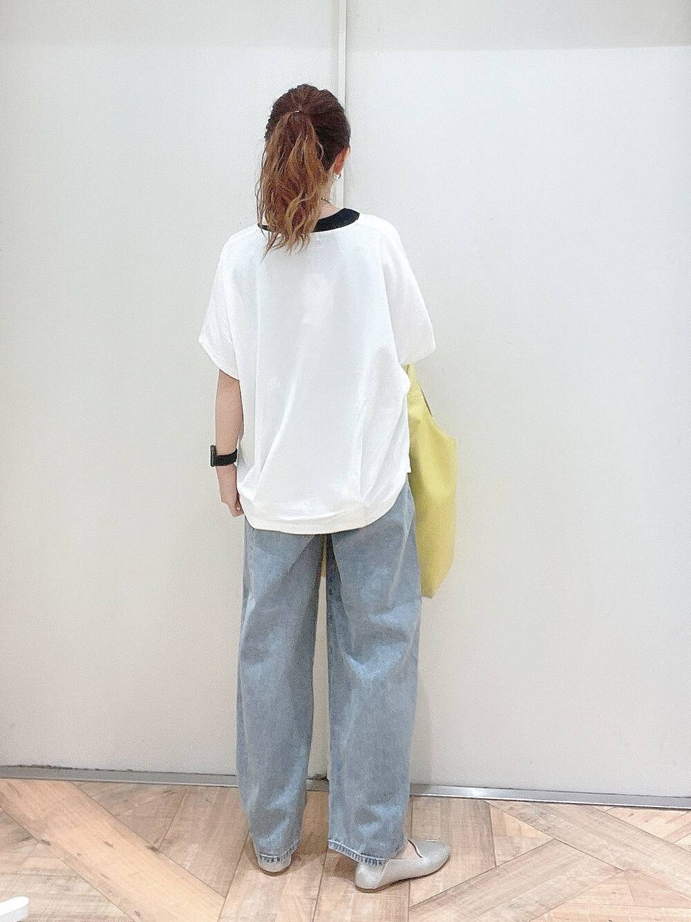 「カジュアル、若見え、きれいめ、ママコーデ、GLOBAL WORK、デニムパンツ」｜「GLOBAL WORKのGOODデニムバギーパンツ/118365（デニムパンツ、ブルー系）」を使った、K・Nさん（レディース・161cm）の夏コーディネートの2枚目の写真