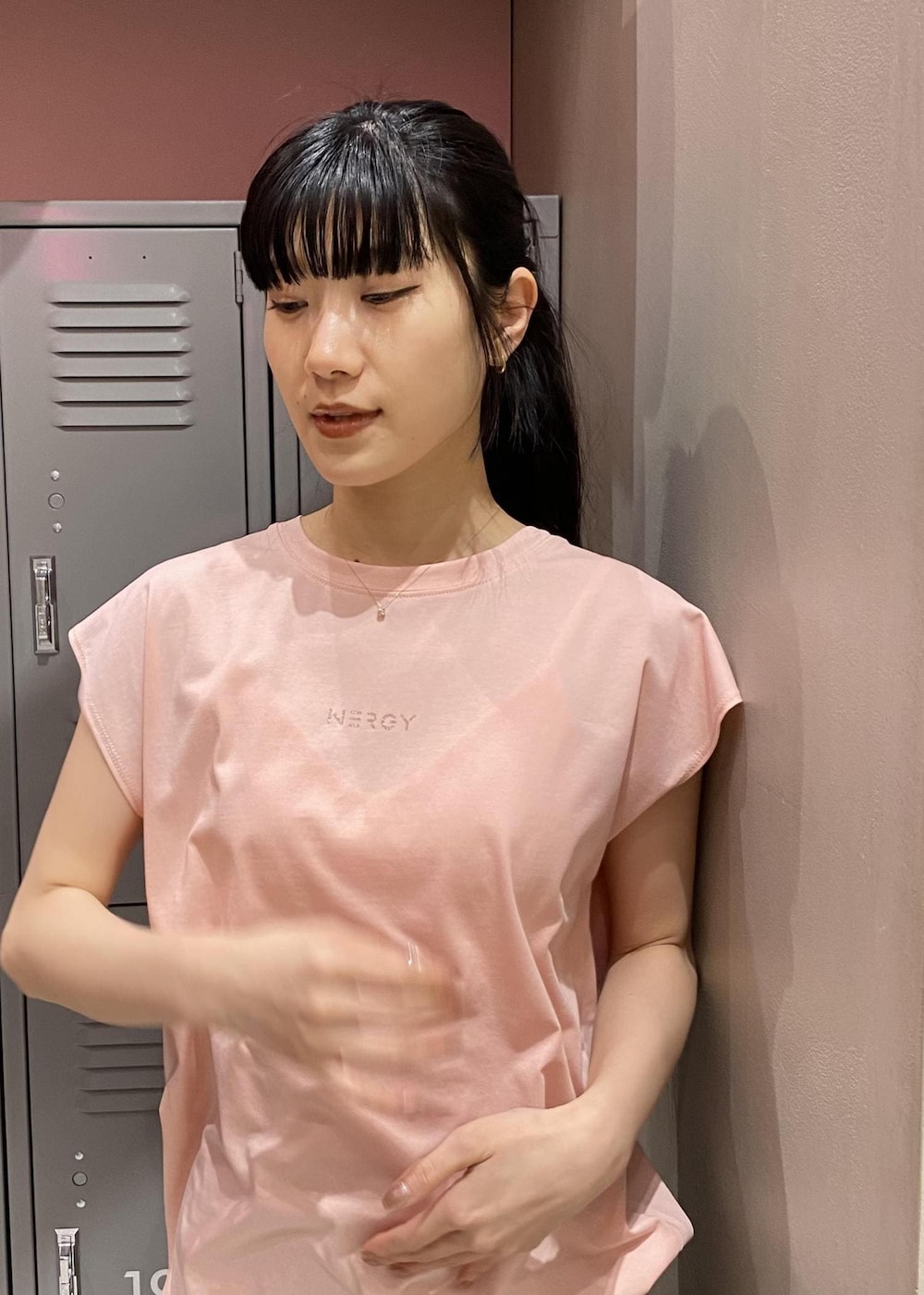 「ナージー、プーマ、puma、バイカーパンツ、バイカーショーツ、ロゴ、ロゴT、NERGY、スニーカー、RUN、YOGA、GYM、アスレジャー」｜「PUMAの【PUMA】テバリス ニトロ スニーカー（スニーカー、ベージュ系）」を使った、sana.nさん（レディース・162cm）の春コーディネートの6枚目の写真