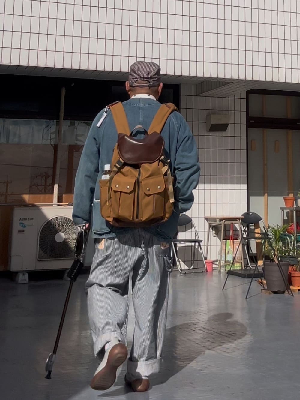 「メガネおやじ、でぶ、デブでもオシャレしたい、デブですがなにか？、杖、デニムコーデ」｜「KINASHI CYCLEのアイテム（キャップ、その他）」を使った、メルヘン翁さん（メンズ・178cm）の秋コーディネートの2枚目の写真