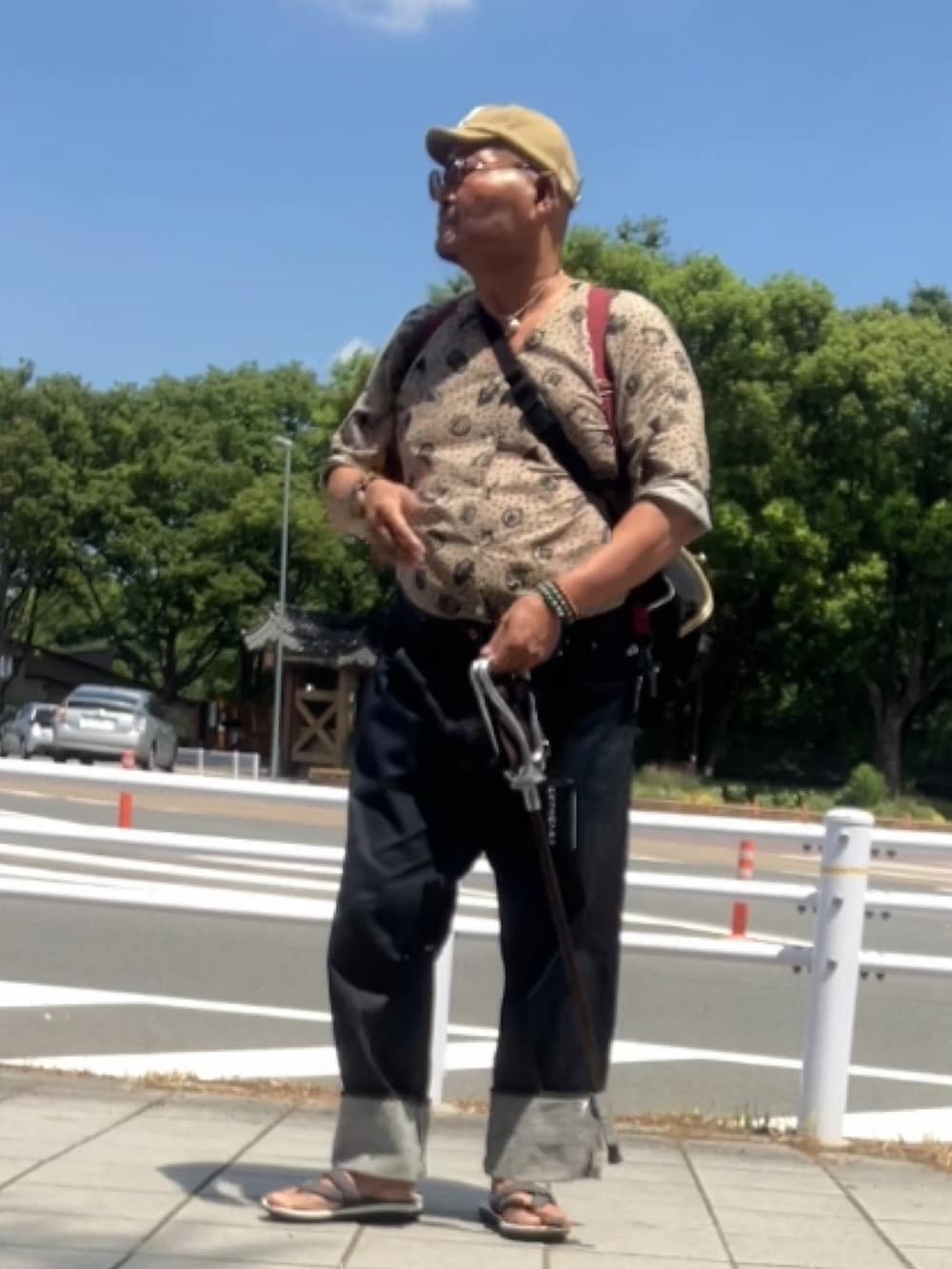 「でぶ、デブでもオシャレ、デブですがなにか？、おじさん、メガネ×帽子、メガネおやじ、和風ミックス、杖」｜「go slow caravanのアイテム（キャップ、ベージュ系）」を使った、メルヘン翁さん（メンズ・178cm）の夏コーディネートの3枚目の写真