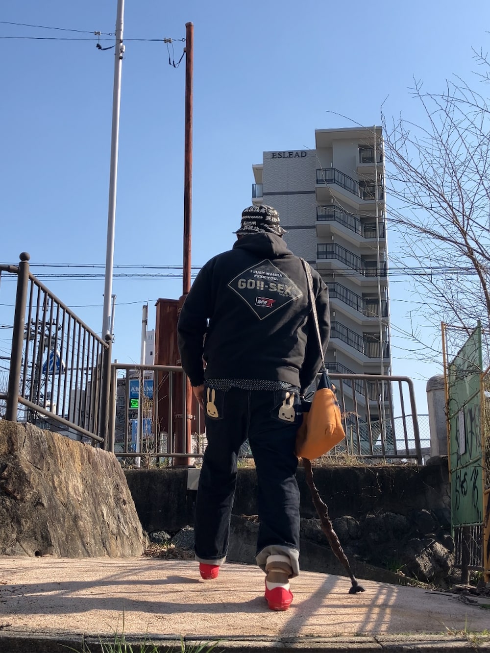 「オトナカジュアル、メンズファッション、でぶ、デブですがなにか？、デブでもオシャレ」｜「FR2のアイテム（パーカー、ブラック系）」を使った、メルヘン翁さん（メンズ・178cm）の春コーディネートの2枚目の写真