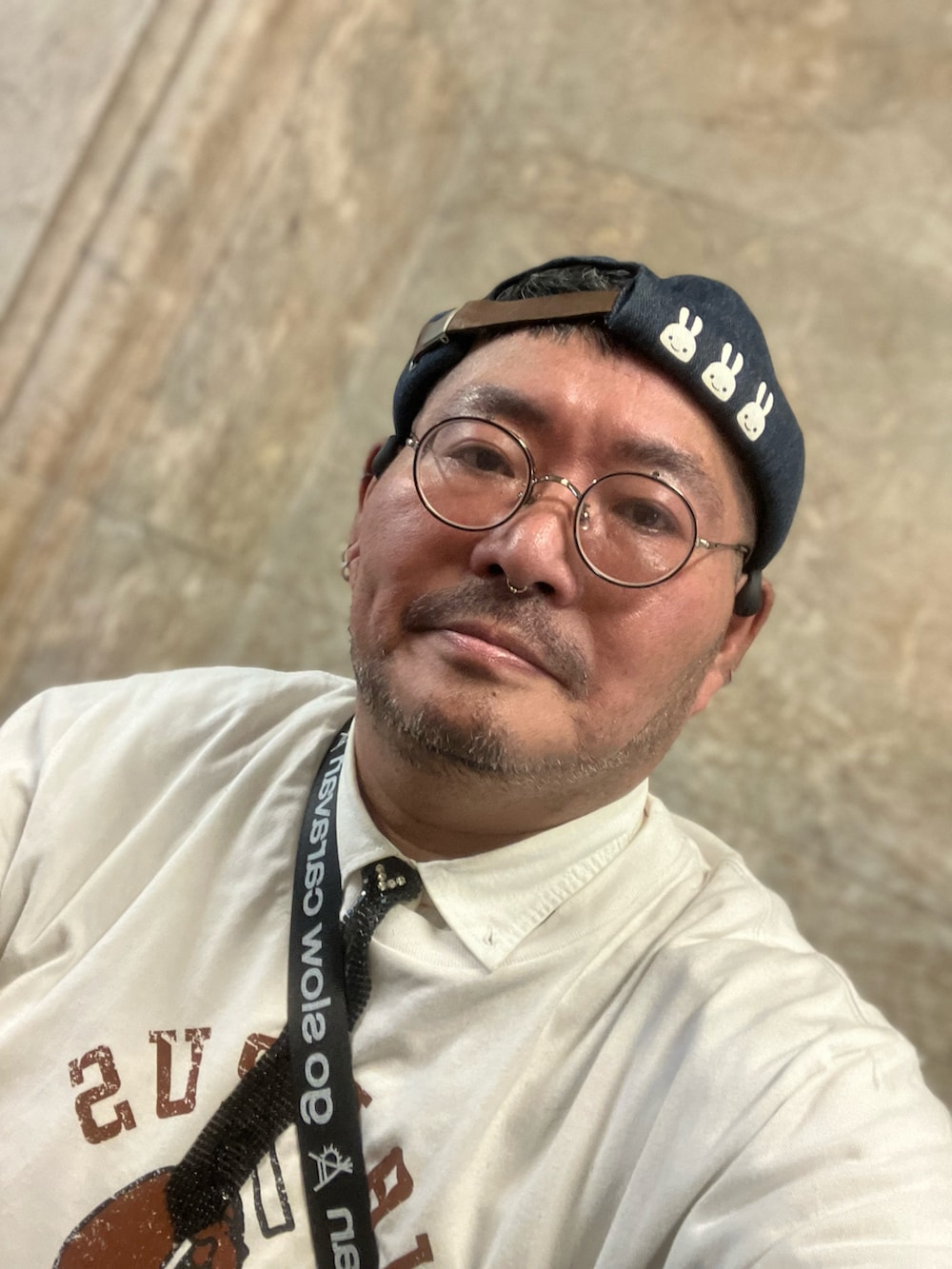 「おじさん、でぶ、デブですがなにか？、メガネおやじ、杖」｜「CUNEのアイテム（Tシャツ/カットソー、ホワイト系）」を使った、メルヘン翁さん（メンズ・178cm）の夏コーディネートの5枚目の写真