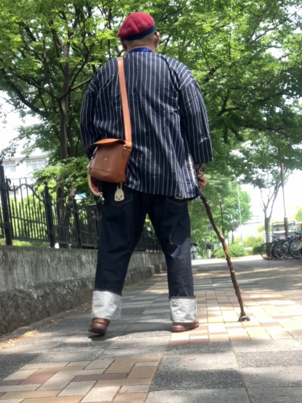 「メンズコーデ、夏コーデ、和風ミックス、でぶ、デブですがなにか？、メガネ×ニット帽、めがね × ベレー」｜「CUNEのアイテム（デニムパンツ、ブルー系）」を使った、メルヘン翁さん（メンズ・178cm）の夏コーディネートの4枚目の写真