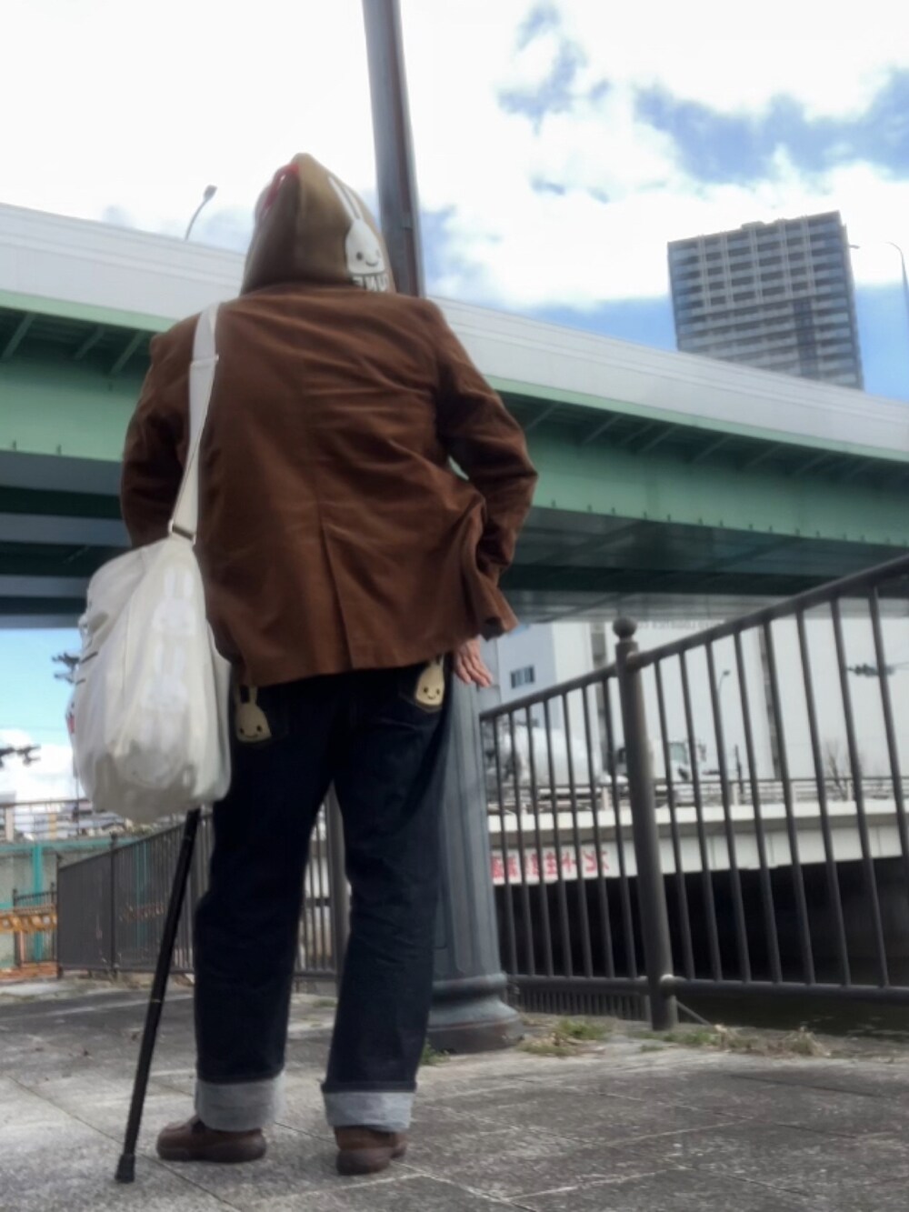 「大人カジュアル、メンズファッション、和風ミックス、デブでもオシャレしたい、デブですがなにか？」｜「CUNEのアイテム（デニムパンツ、ブルー系）」を使った、メルヘン翁さん（メンズ・178cm）の春コーディネートの4枚目の写真