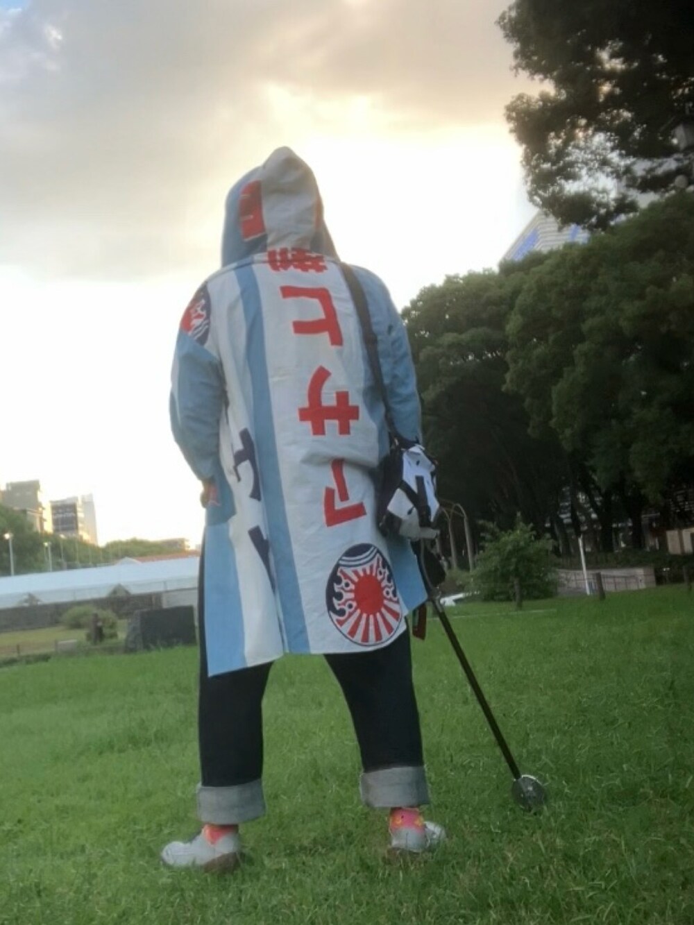 「杖、和洋ミックス、デブですがなにか？、でぶ、メガネおやじ」｜「CUNEのアイテム（デニムパンツ、ブルー系）」を使った、メルヘン翁さん（メンズ・178cm）の秋コーディネートの2枚目の写真