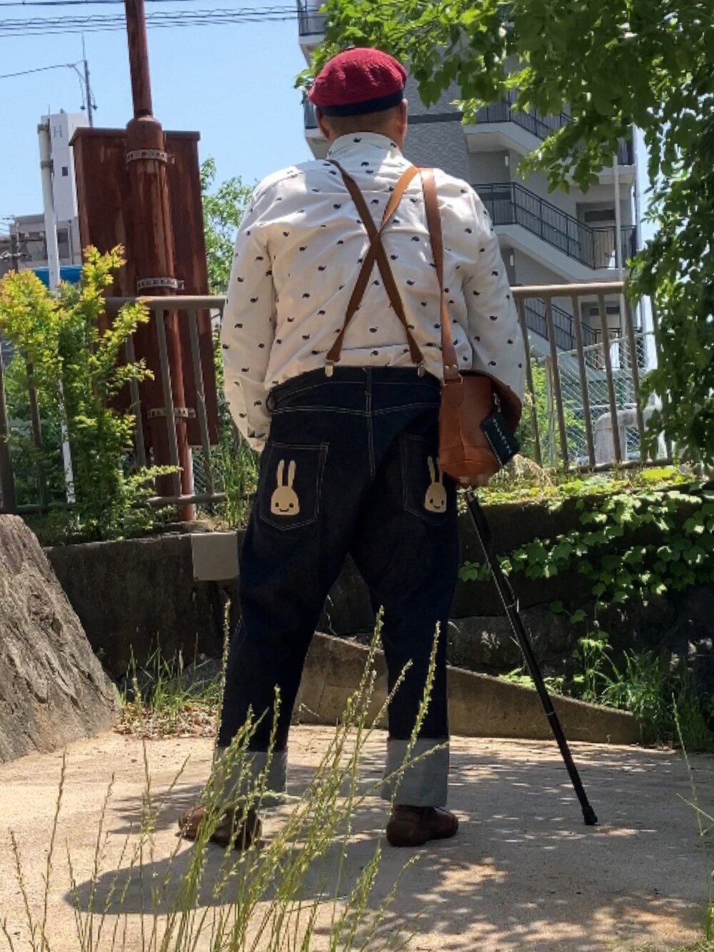 「春夏コーデ、メンズコーデ、デブでもオシャレ、デブママですがなにか？、メガネ×ニット帽、メガネおやじ」｜「CUNEのアイテム（デニムパンツ、ブルー系）」を使った、メルヘン翁さん（メンズ・178cm）の春コーディネートの4枚目の写真