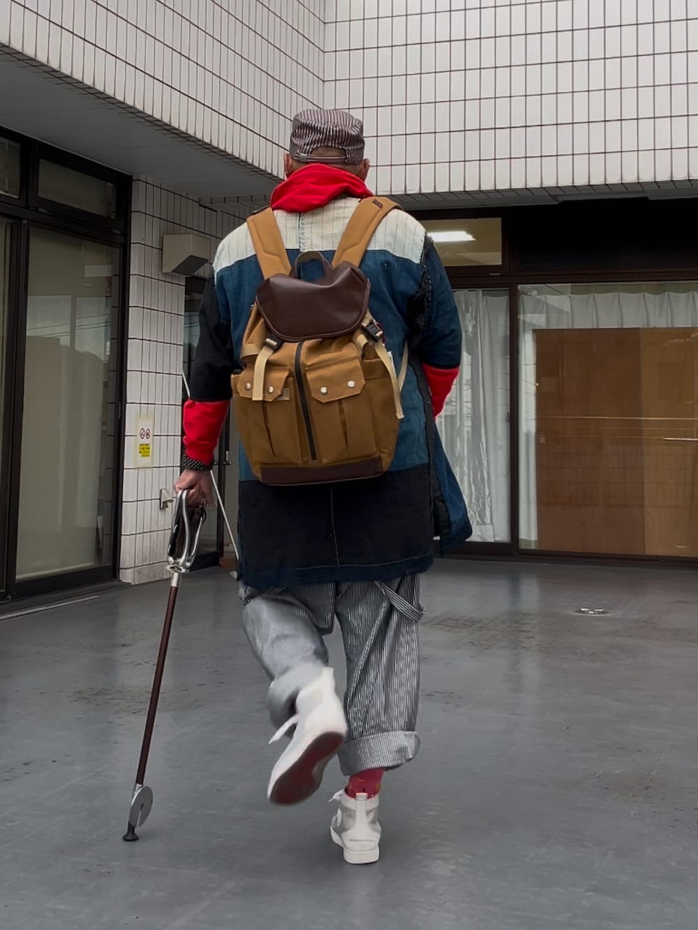 「重ね着コーデ、野良着、メガネおじさん、デブでもオシャレ、デブですがなにか？、杖」｜「CUNEのアイテム（サロペット/オーバーオール、その他）」を使った、メルヘン翁さん（メンズ・178cm）の冬コーディネートの3枚目の写真