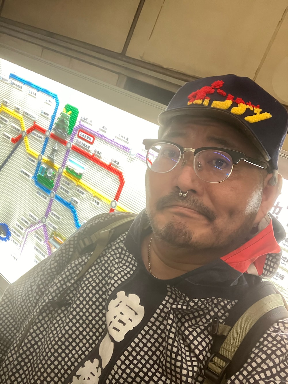「おじコーデ、和風コーデ、デブでもオシャレ、メガネ男子、デブですがなにか？、オジかわ、和柄、和テイスト」｜「CHILLEのアイテム（スリッポン、ブラック系）」を使った、メルヘン翁さん（メンズ・178cm）の秋コーディネートの2枚目の写真