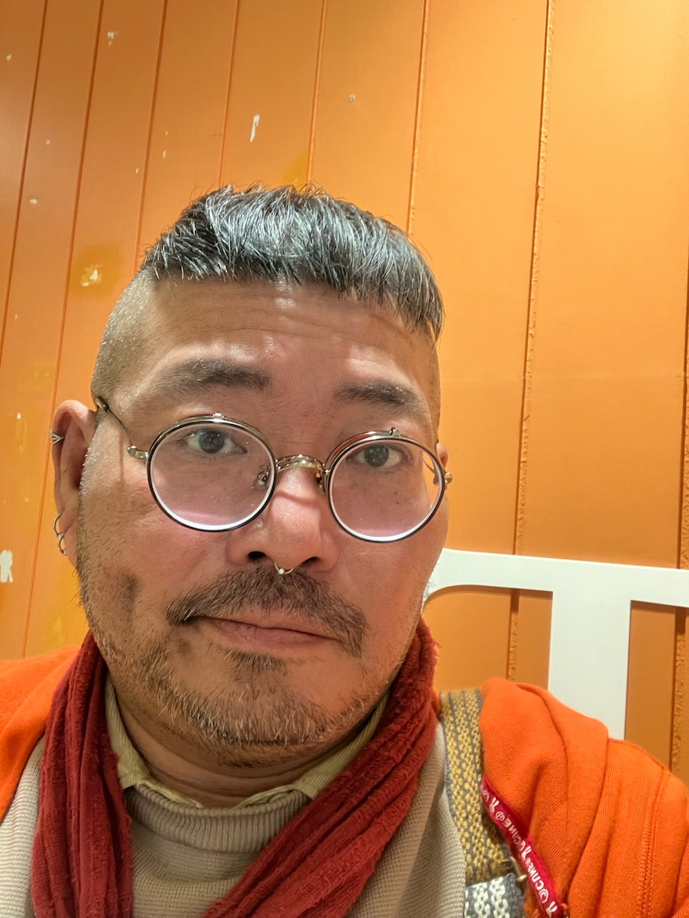 「でぶ、デブでもオシャレ、おじさん、春コーデ」｜「CUNEのアイテム（パーカー、オレンジ系）」を使った、メルヘン翁さん（メンズ・178cm）の春コーディネートの5枚目の写真