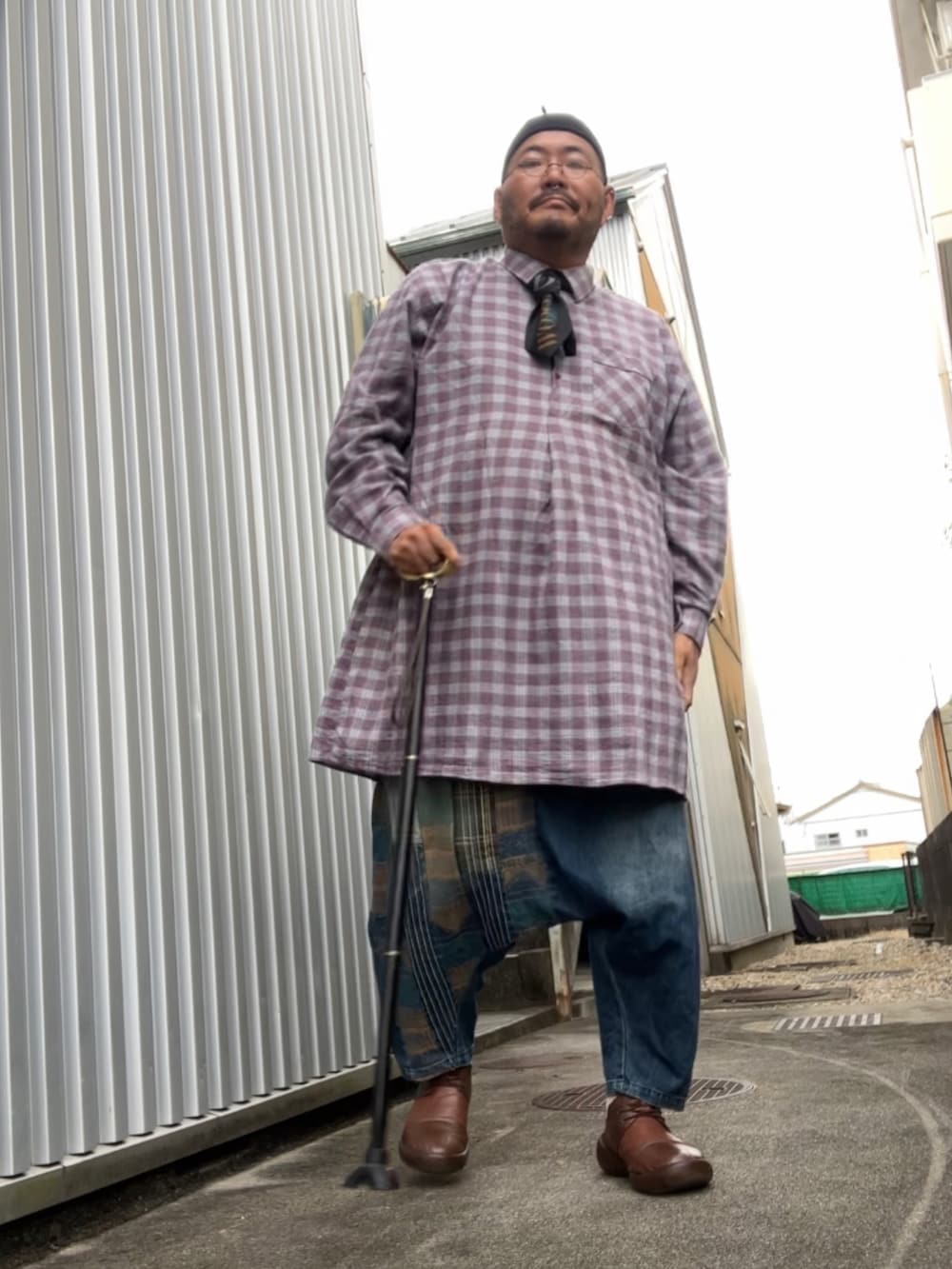 「おじコーデ、オジかわ、デブでもオシャレ、デブですがなにか？、秋冬コーデ、メガネ男子、秋服まるっと大公開」｜「めっちゃでっかい。被りのシャツのアイテム（シャツ/ブラウス、その他）」を使った、メルヘン翁さん（メンズ・178cm）の秋コーディネートの4枚目の写真