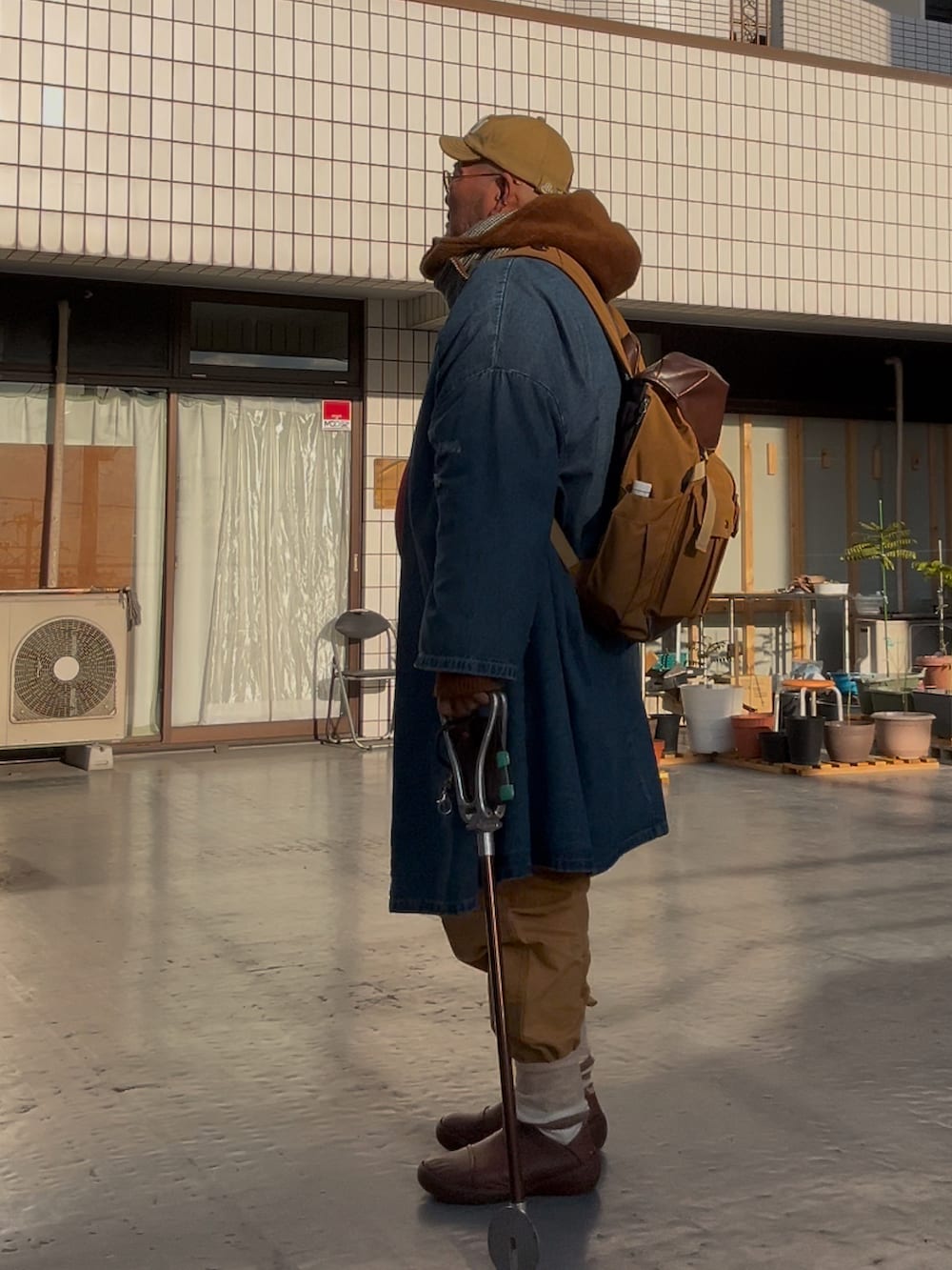 「冬コーデ、デブでもオシャレ、デブですがなにか？、メガネおやじ、杖」｜「go slow caravanのアイテム（キャップ、ベージュ系）」を使った、メルヘン翁さん（メンズ・178cm）の冬コーディネートの3枚目の写真