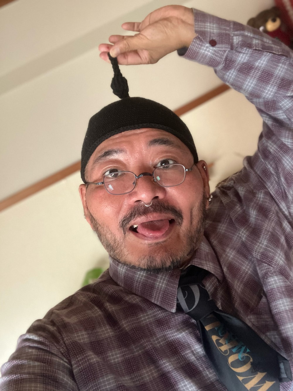 「おじコーデ、オジかわ、デブでもオシャレ、デブですがなにか？、秋冬コーデ、メガネ男子、秋服まるっと大公開」｜「めっちゃでっかい。被りのシャツのアイテム（シャツ/ブラウス、その他）」を使った、メルヘン翁さん（メンズ・178cm）の秋コーディネートの5枚目の写真