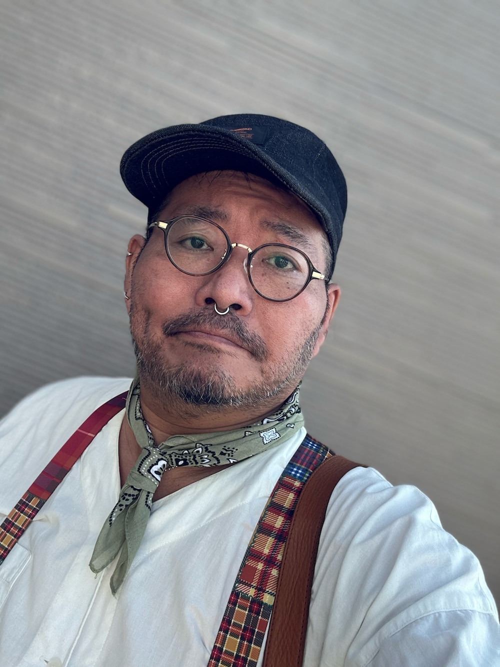 「秋服、和洋ミックス、メガネ×帽子、メガネおじさん、でぶ、デブですがなにか？、杖」｜「CUNEのアイテム（デニムパンツ、ブルー系）」を使った、メルヘン翁さん（メンズ・178cm）の秋コーディネートの5枚目の写真