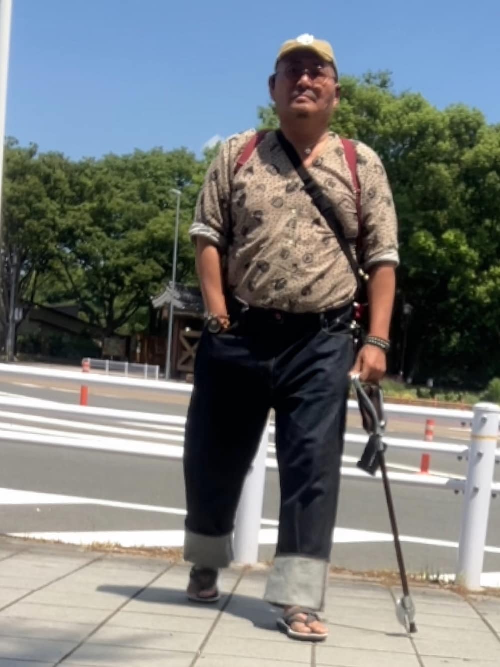 「でぶ、デブでもオシャレ、デブですがなにか？、おじさん、メガネ×帽子、メガネおやじ、和風ミックス、杖」｜「go slow caravanのアイテム（キャップ、ベージュ系）」を使った、メルヘン翁さん（メンズ・178cm）の夏コーディネートの2枚目の写真