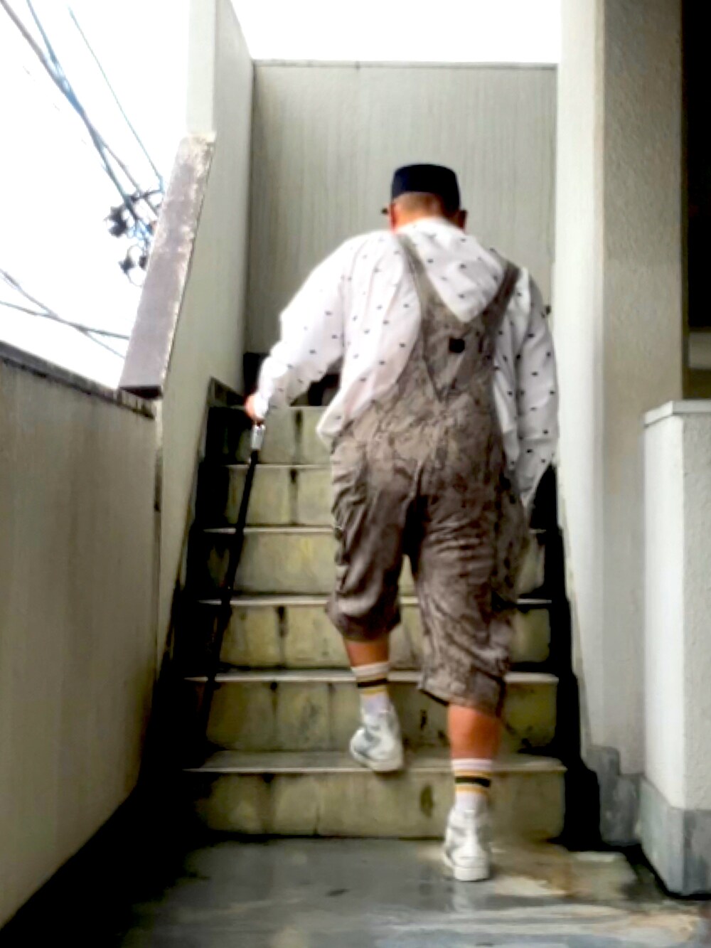 「春夏コーデ、メンズファッション、でぶ、デブですがなにか？、デブでもオシャレしたい」｜「PUNK DRUNKERSのアイテム（キャップ、ブラック系）」を使った、メルヘン翁さん（メンズ・178cm）の春コーディネートの3枚目の写真