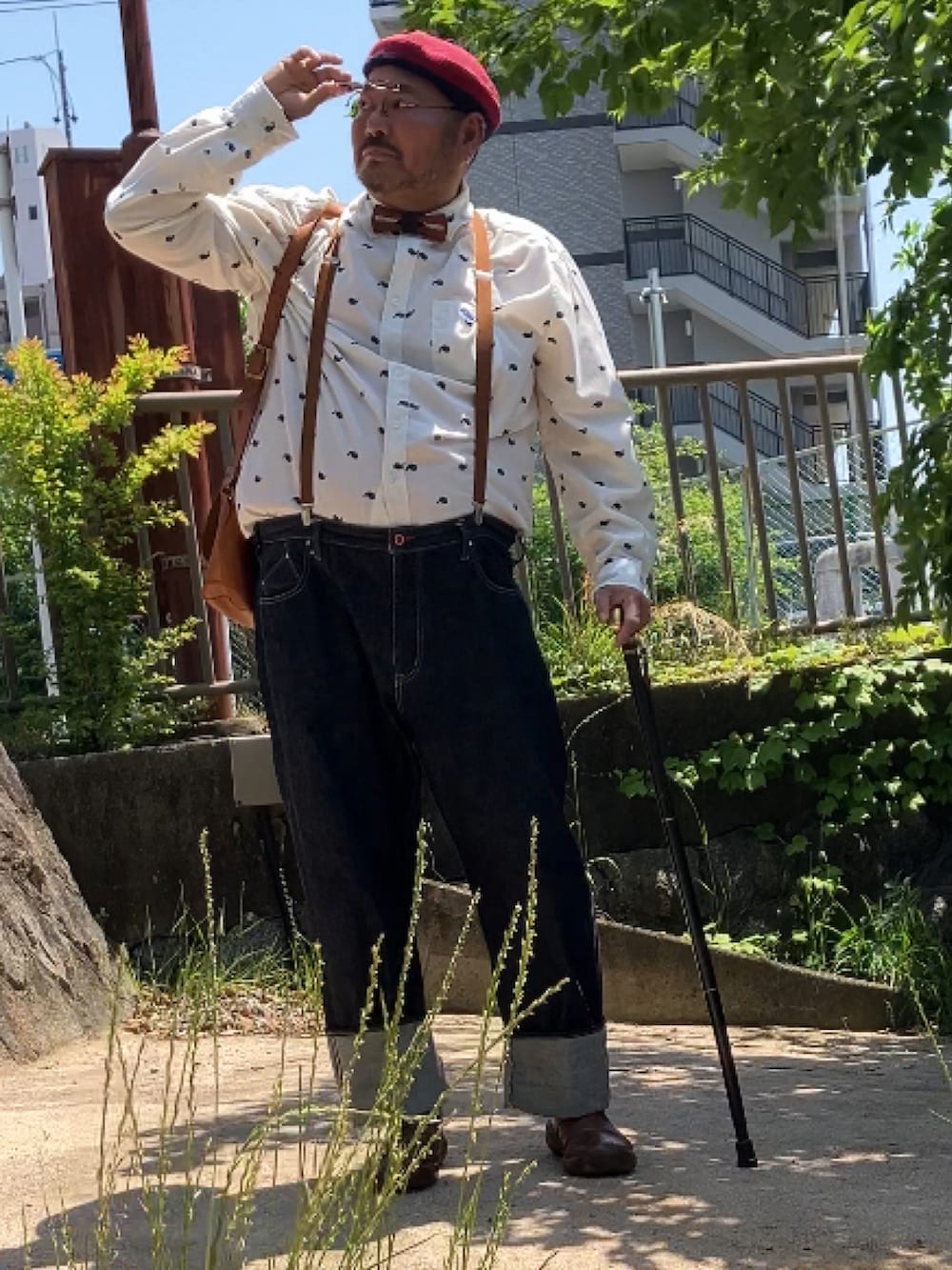 「春夏コーデ、メンズコーデ、デブでもオシャレ、デブママですがなにか？、メガネ×ニット帽、メガネおやじ」｜「CUNEのアイテム（デニムパンツ、ブルー系）」を使った、メルヘン翁さん（メンズ・178cm）の春コーディネートの2枚目の写真
