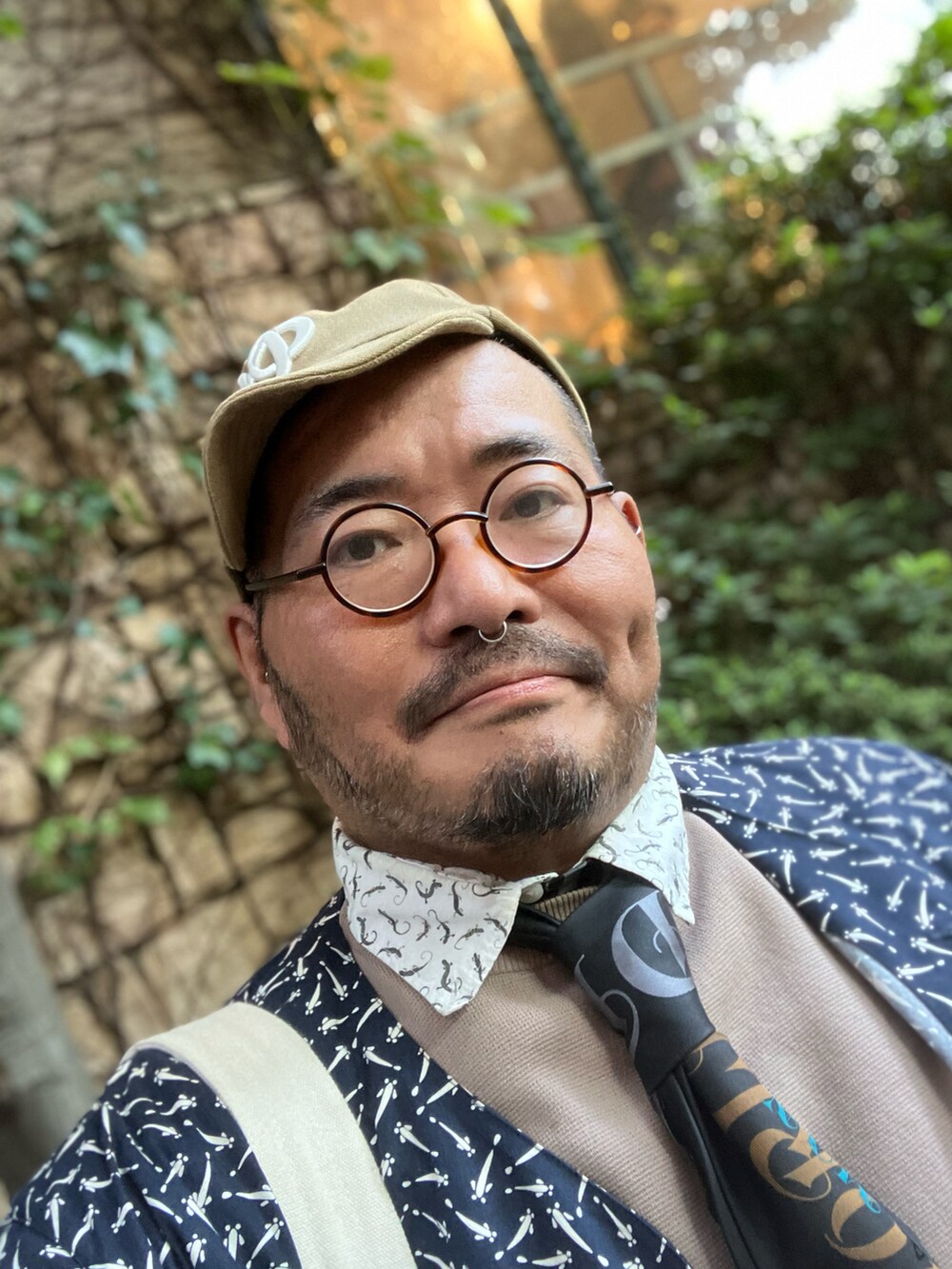 「デブでもオシャレしたい、デブでもオシャレ、デブですがなにか？、和テイスト、おじコーデ、オジかわ」｜「go slow caravanのアイテム（キャップ、ベージュ系）」を使った、メルヘン翁さん（メンズ・178cm）の秋コーディネートの4枚目の写真