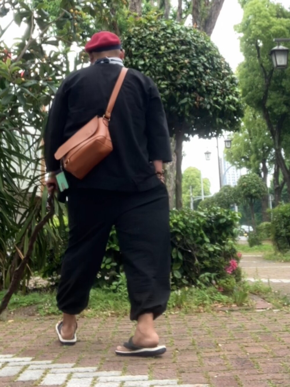 「初夏コーデ、おじさん、でぶ、デブでもオシャレ、デブですがなにか？、めがね × ベレー、和風ミックス」｜「ノンブランドコーデですのアイテム（その他、その他）」を使った、メルヘン翁さん（メンズ・178cm）の春コーディネートの4枚目の写真
