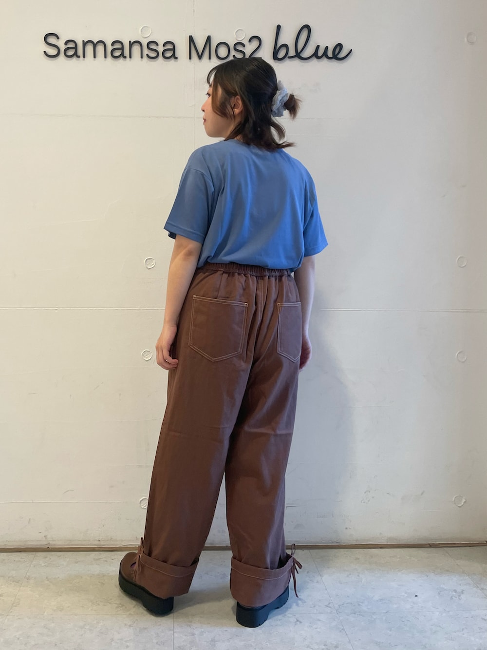 「低身長コーデ、夏秋ミックス、ehka sopo」｜「ehka sopoのビションフリーゼTシャツ（Tシャツ/カットソー、ブルー系）」を使った、オオツカさん（レディース・149cm）の夏コーディネートの2枚目の写真