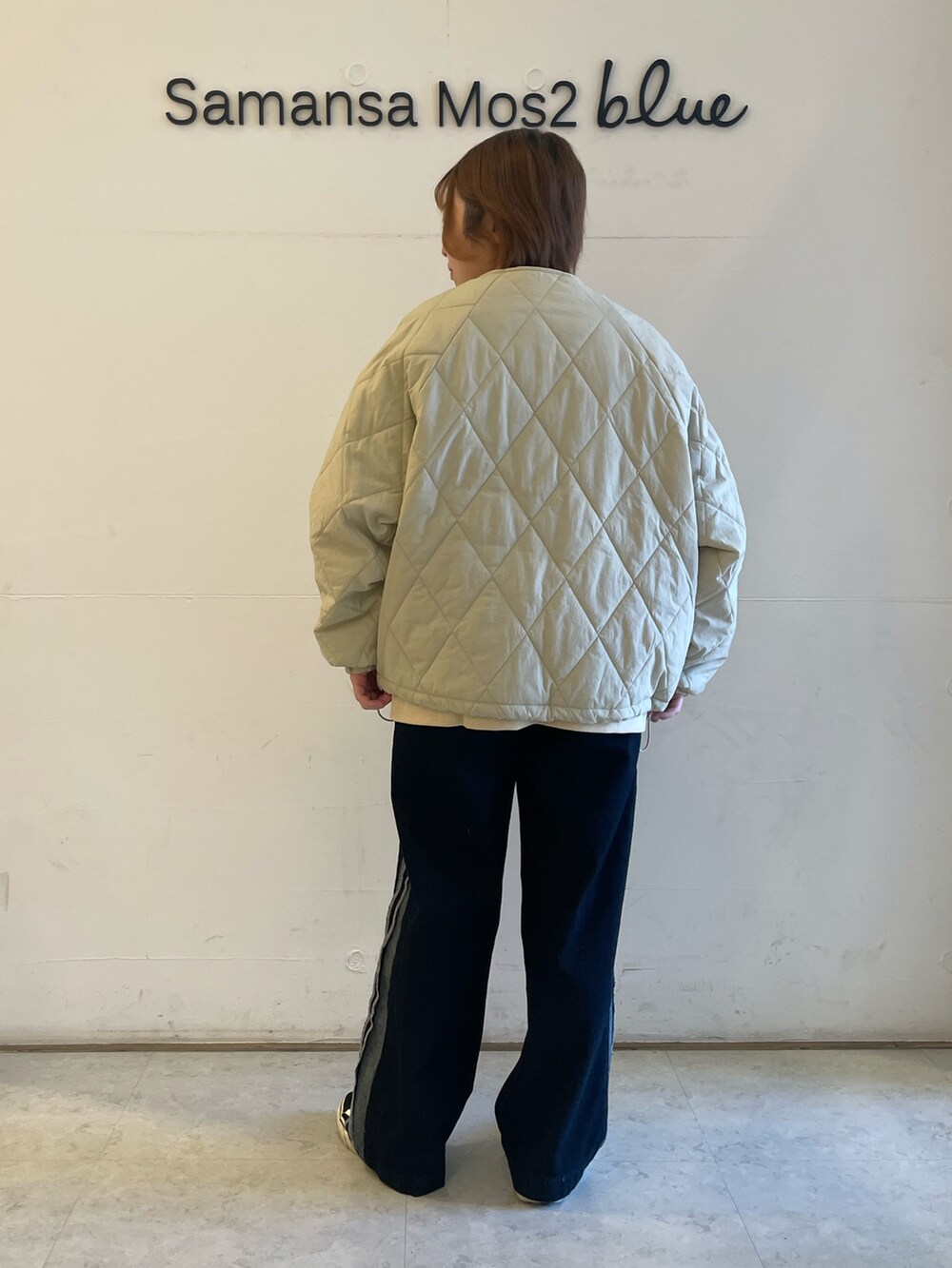「低身長コーデ、初春コーデ、Samansa Mos2 blue」｜「Samansa Mos2 blueの薄中綿キルトブルゾン（ブルゾン、ベージュ系）」を使った、オオツカさん（レディース・149cm）の冬コーディネートの2枚目の写真