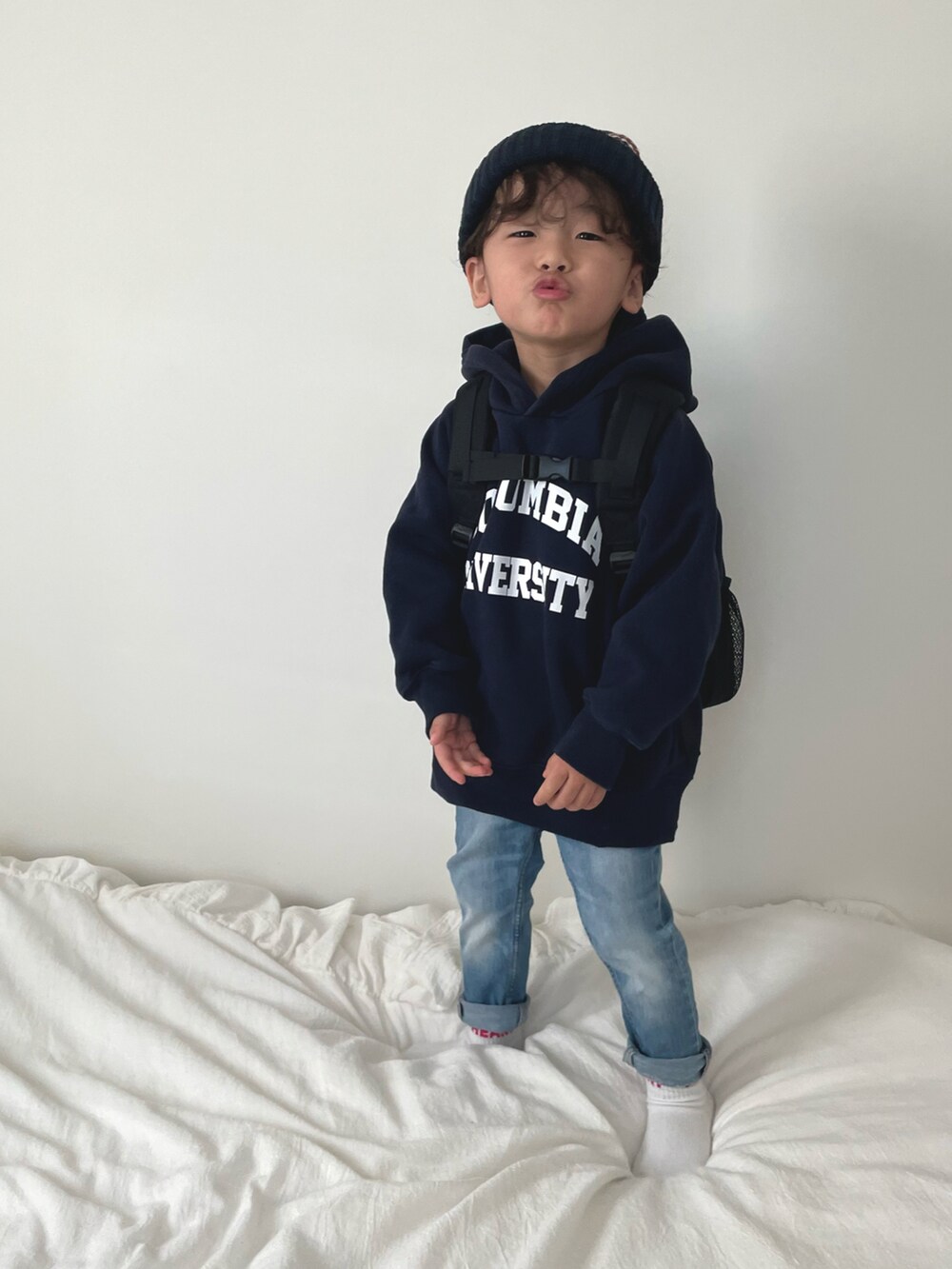 「キッズ、キッズファッション、おとこのこ、パーカー、カジュアル、ビーニー、ニット帽」｜「H&Mのアイテム（ニットキャップ/ビーニー、その他）」を使った、yuiさん（キッズ・100cm）の冬コーディネートの2枚目の写真