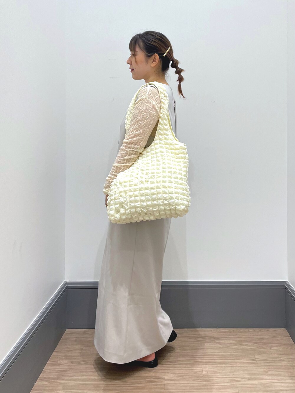 「LOWRYS FARM、ワンピース、ワンピーススタイル、シアートップス、お洒落さんとつながりたい、キレイめコーデ、大人可愛い、低身長、大人女子、ぽっちゃり」｜「LOWRYS FARMのマルチＷＡＹジャンスカ　964159（ワンピース、ホワイト系）」を使った、よこさんさん（レディース・153cm）の夏コーディネートの2枚目の写真
