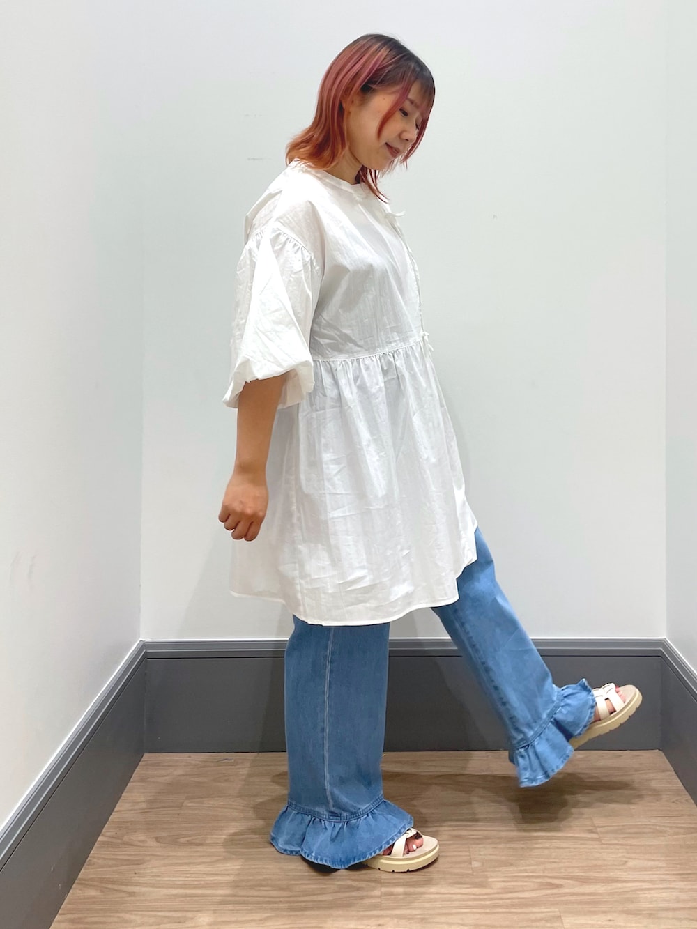 「シンプルスタイル、LOWRYS FARM、ラクチンコーデ、夏コーデ、低身長女子、カジュアルコーデ、カジュアル、いいね、save、フォローお願いします🤑、ラフ、チュニック」｜「LOWRYS FARMのバルーンリボンチュニック６Ｓ　906420（シャツ/ブラウス、ホワイト系）」を使った、よこさんさん（レディース・153cm）の春コーディネートの5枚目の写真