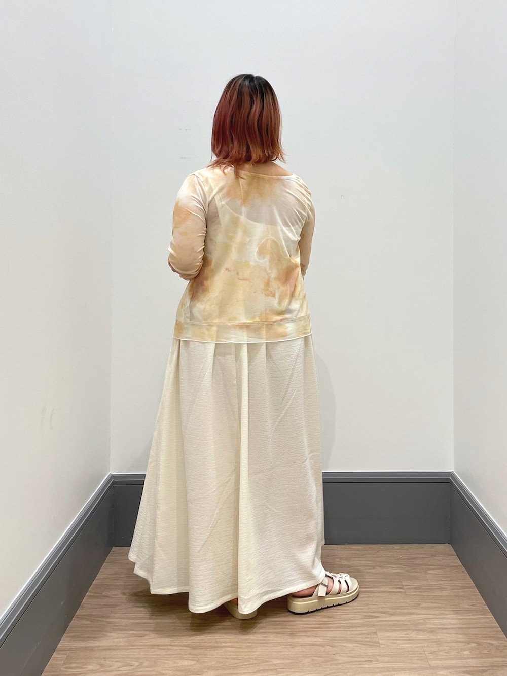 「ラクチンコーデ、サンダルコーデ、きれいめコーディネート、オトナ女子、春服、オトナカワイイ、シアー、キャミワンピ、淡色女子、LOWRYS FARM」｜「LOWRYS FARMのポコポコキャミワンピース　189533（ワンピース、ホワイト系）」を使った、よこさんさん（レディース・153cm）の春コーディネートの2枚目の写真