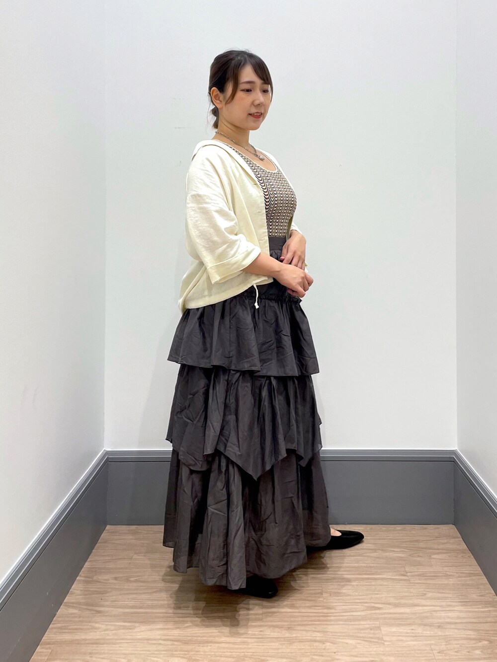 「スカート、LOWRYS FARM、ラクチンコーデ、シャツスタイル、お洒落さんとつながりたい、大人可愛い、低身長、大人女子、スッキリ」｜「LOWRYS FARMのキカガラアソートタンク　190498（Tシャツ/カットソー、ホワイト系）」を使った、よこさんさん（レディース・153cm）の夏コーディネートの5枚目の写真