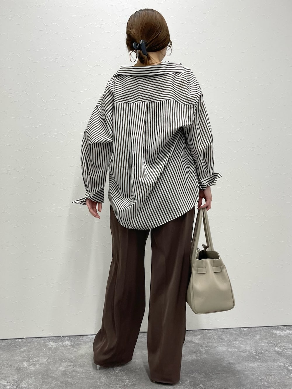 nol sachieさんの「ウォッシャブル強撚ツイルワイドパンツ（NOLLEY’S Sophi）」を使ったコーディネートの7枚目の写真