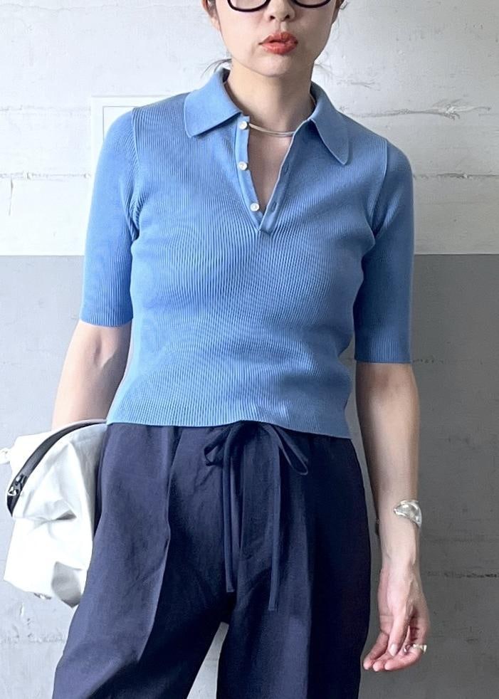 「オーラリー、auralee、FEMME、HOMME、UNISEX、骨格ナチュラル、イエベ、セットアップ対応、夏、夏ファッション、洗える、ウォッシャブル、スラックスパンツ、メガネ、ブルー」｜「ADAM ET ROPE'のメタルカーブチョーカー（チョーカー、シルバー系）」を使った、tampoさん（レディース・158cm）の春コーディネートの4枚目の写真